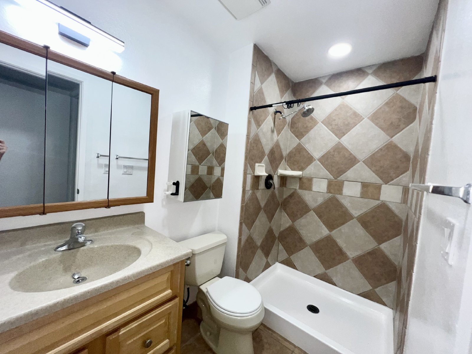 Stunning 4BR Townhome with Hardwood Floors, Private Patio, Community Pool & 2-Car Garage! property image