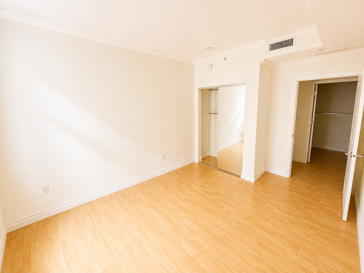 Sunny 2BR/2BA Condo with 2 Parking Spaces in Discovery at Cortez Hill property image