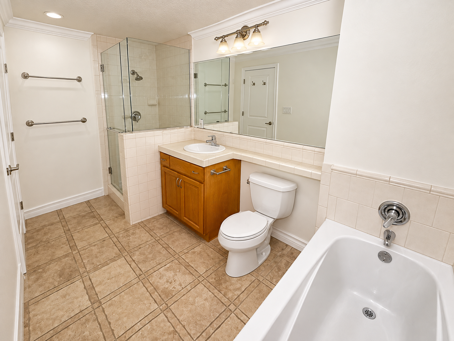 Sunny 2BR/2BA Condo with 2 Parking Spaces in Discovery at Cortez Hill property image