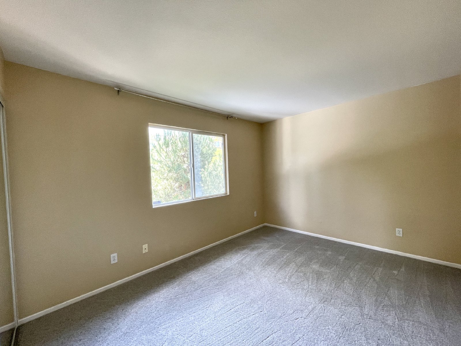 Spacious 4-Bedroom Home in Desirable Ocean View Hills property image