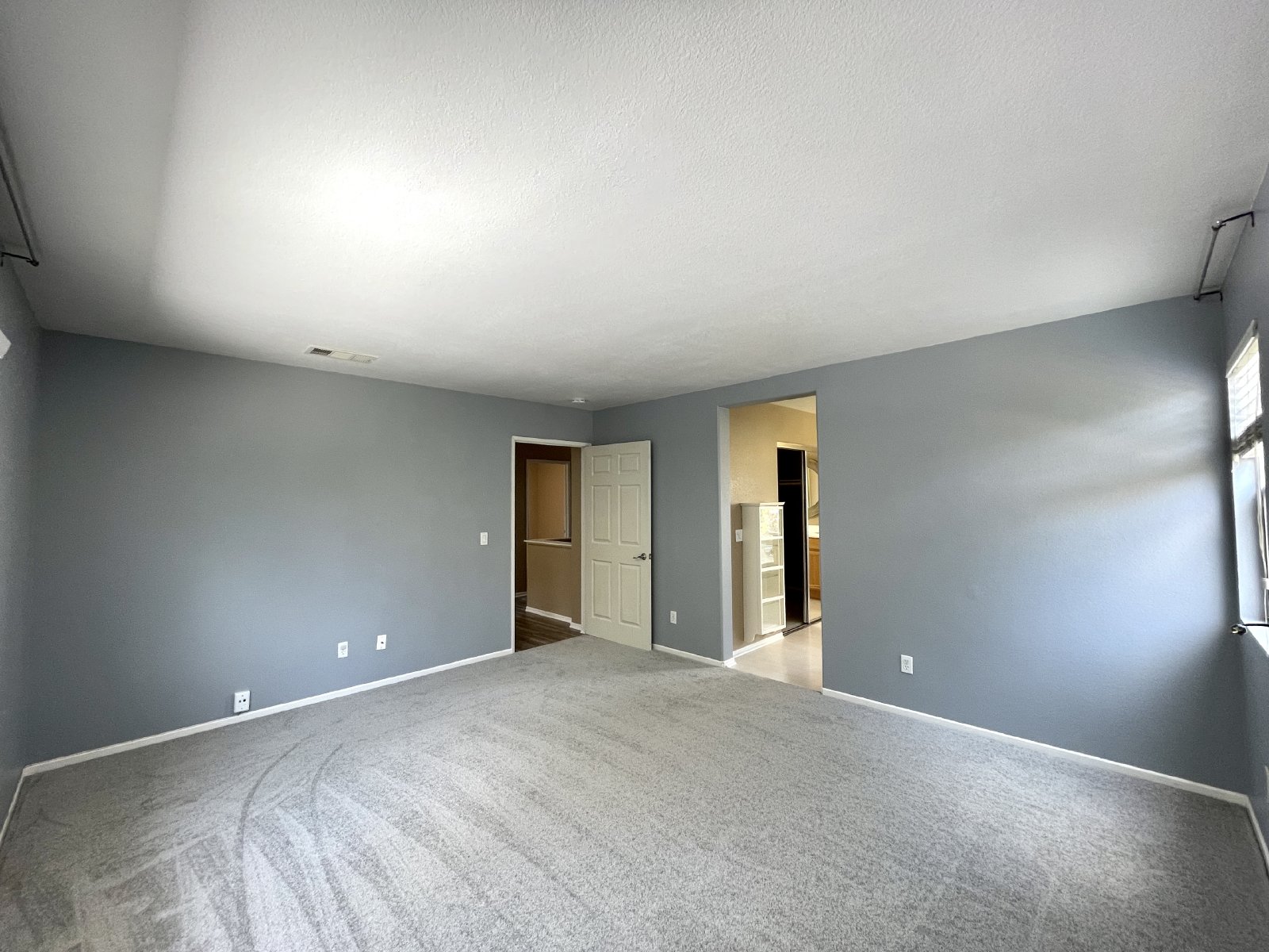 Spacious 4-Bedroom Home in Desirable Ocean View Hills property image