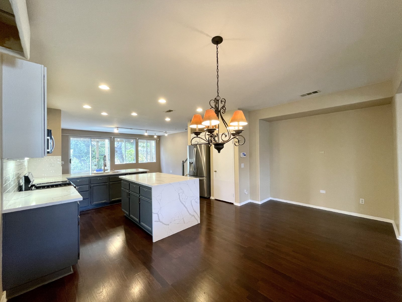 Spacious 4-Bedroom Home in Desirable Ocean View Hills property image
