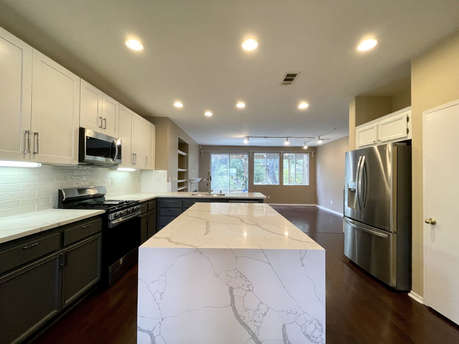 Spacious 4-Bedroom Home in Desirable Ocean View Hills property image