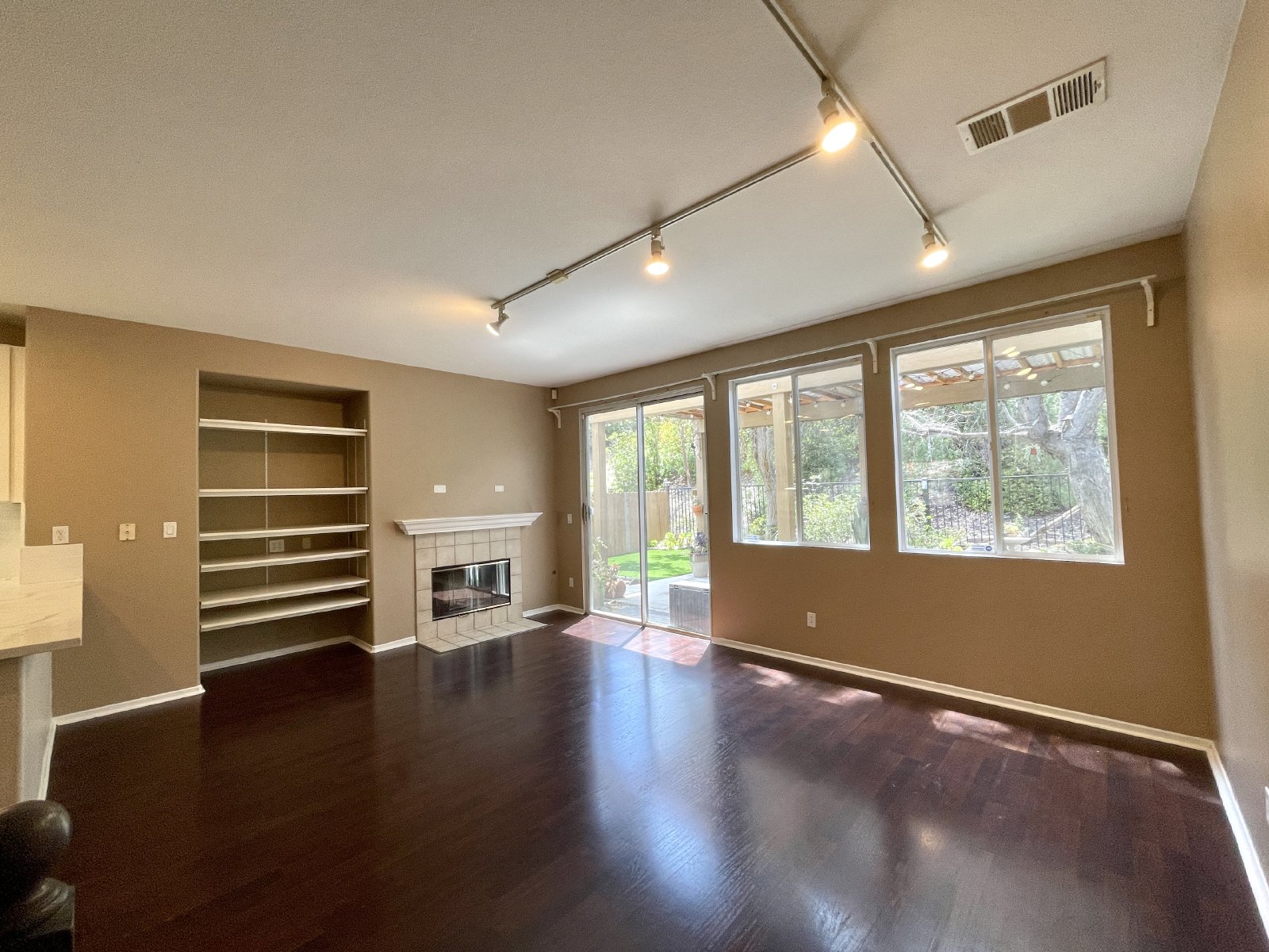 Spacious 4-Bedroom Home in Desirable Ocean View Hills property image