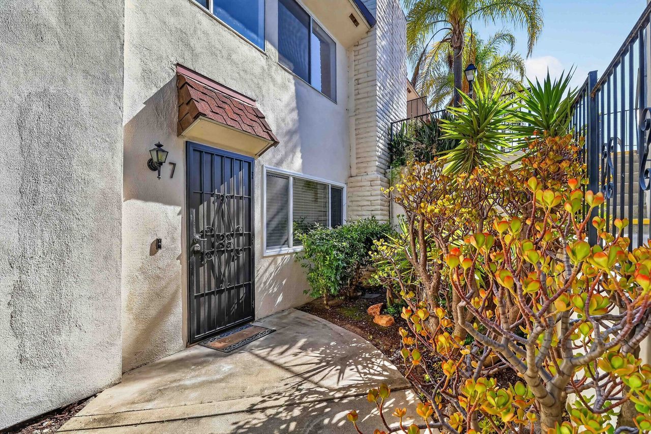Charming 1-Bedroom Condo in Convenient Escondido Location property image