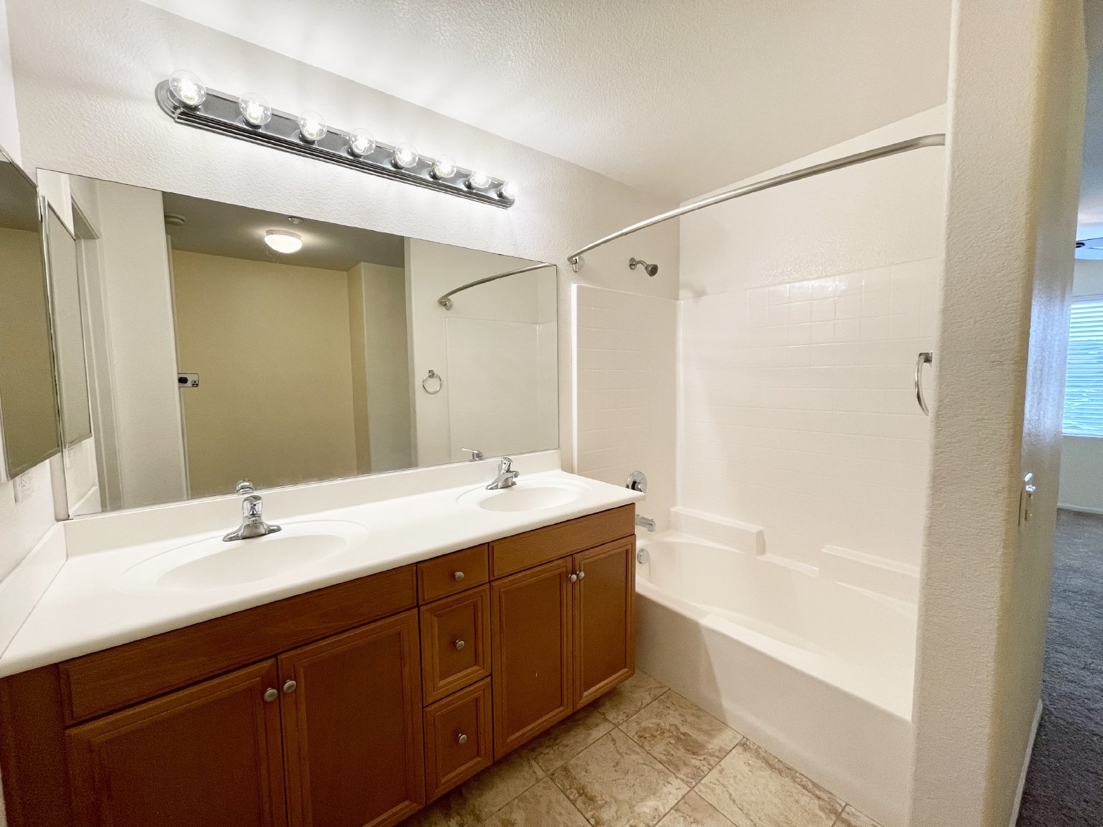 Spacious 3-Bedroom Home in Convenient Lincoln Park Location property image