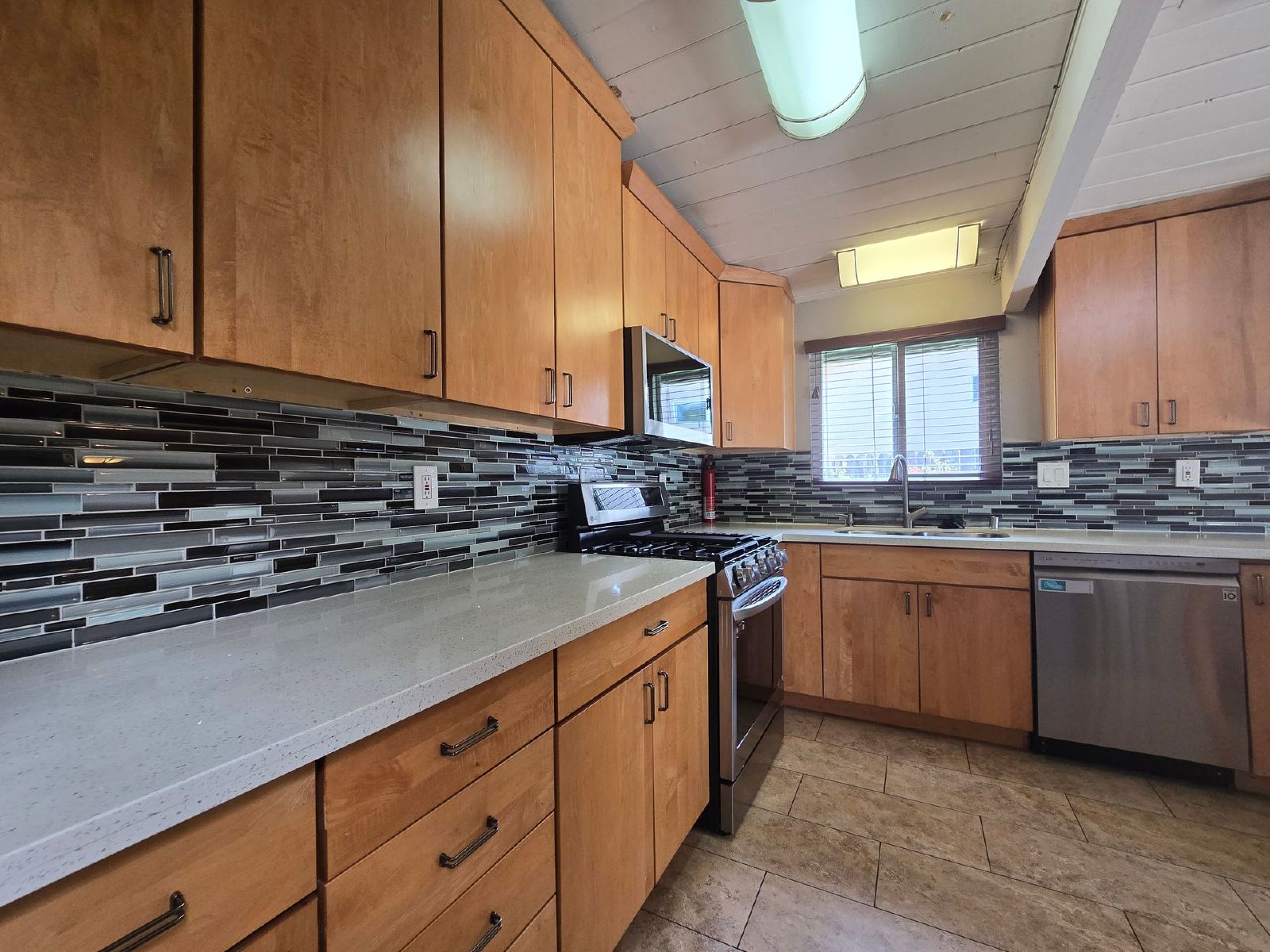 Charming 3-Bedroom Home with Canyon Views in College West property image