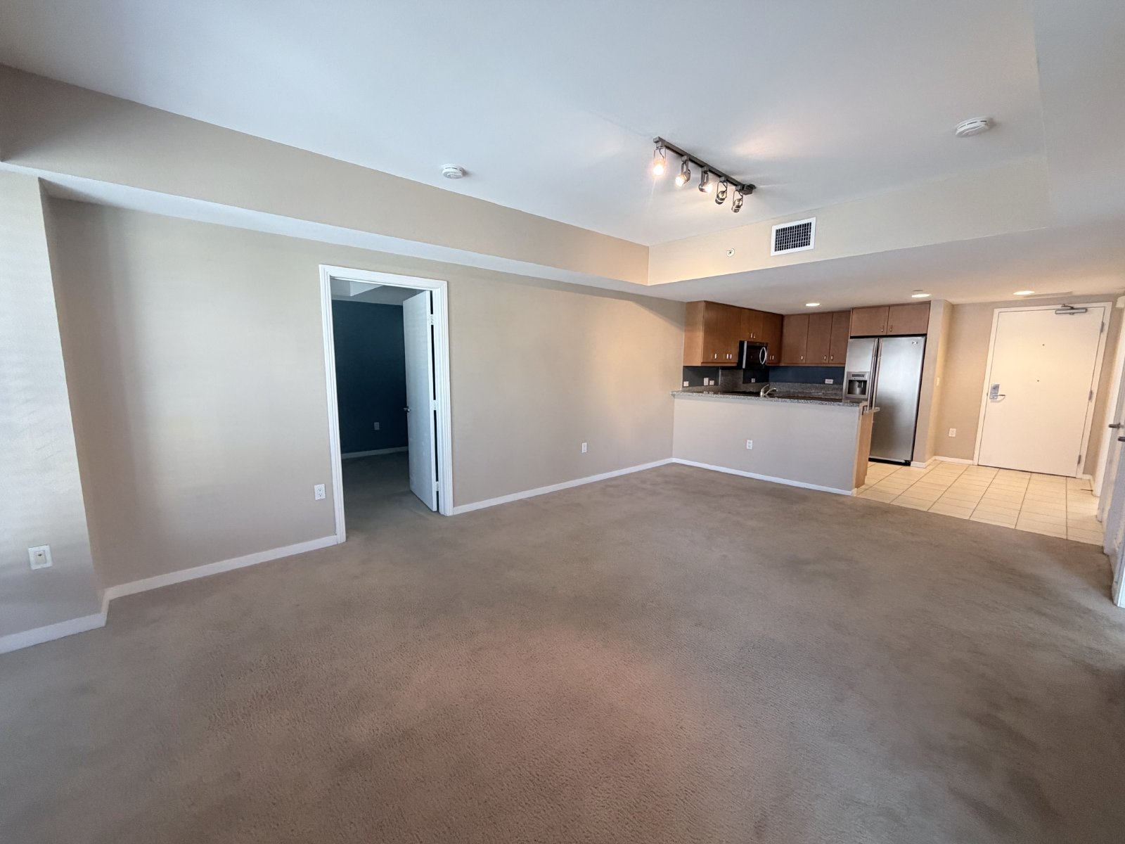 Modern 2-Bedroom Condo in the Heart of Downtown San Diego property image