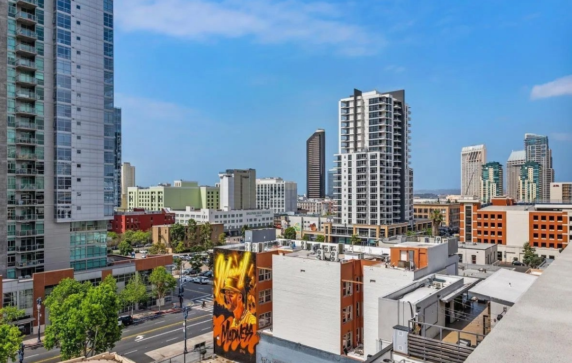Modern 2-Bedroom Condo in the Heart of Downtown San Diego property image