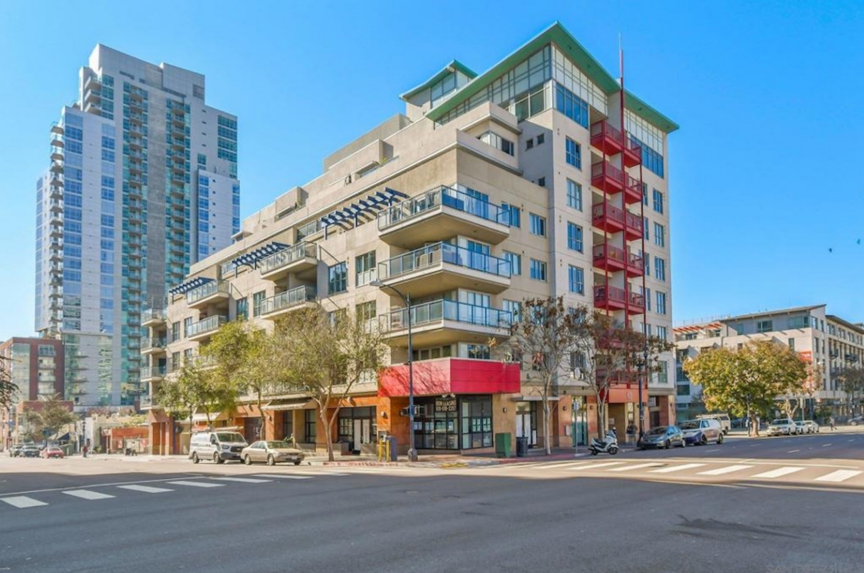 Modern 2-Bedroom Condo in the Heart of Downtown San Diego property image