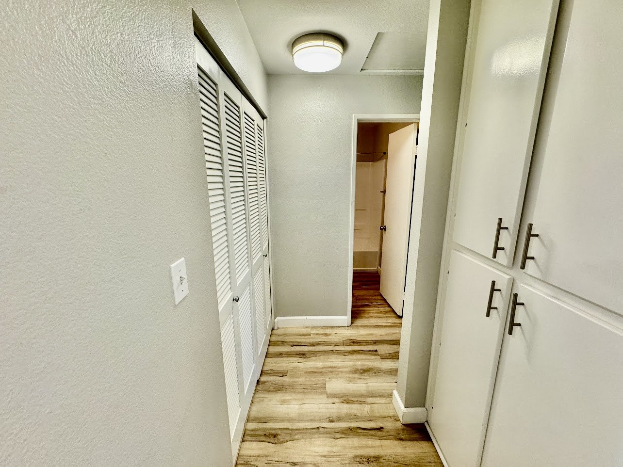 Beautifully Upgraded 2-Bedroom Condo in La Jolla Colony property image