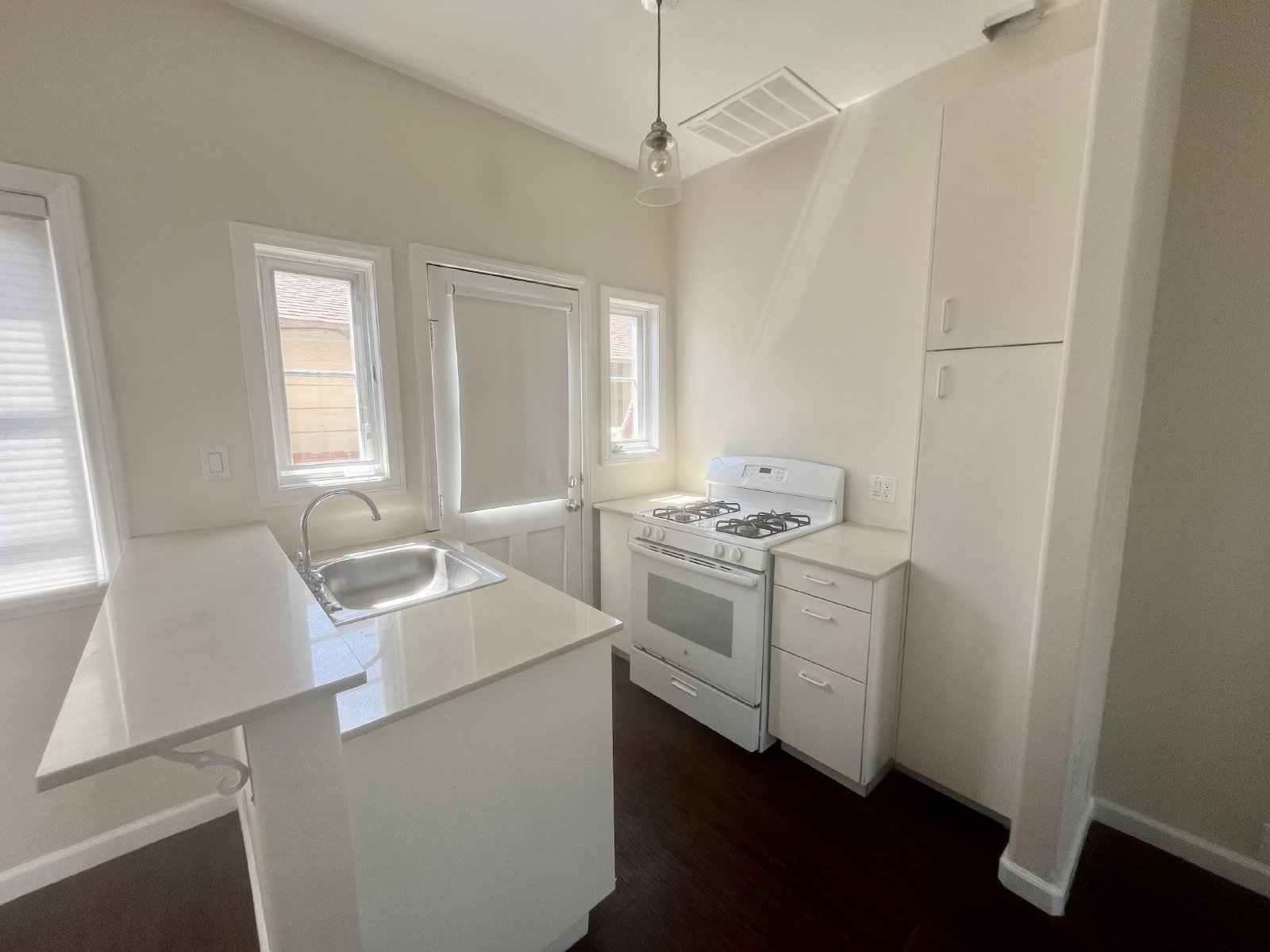 Historic 1 Bedroom/1 Bath Apartment in Sherman Heights! property image