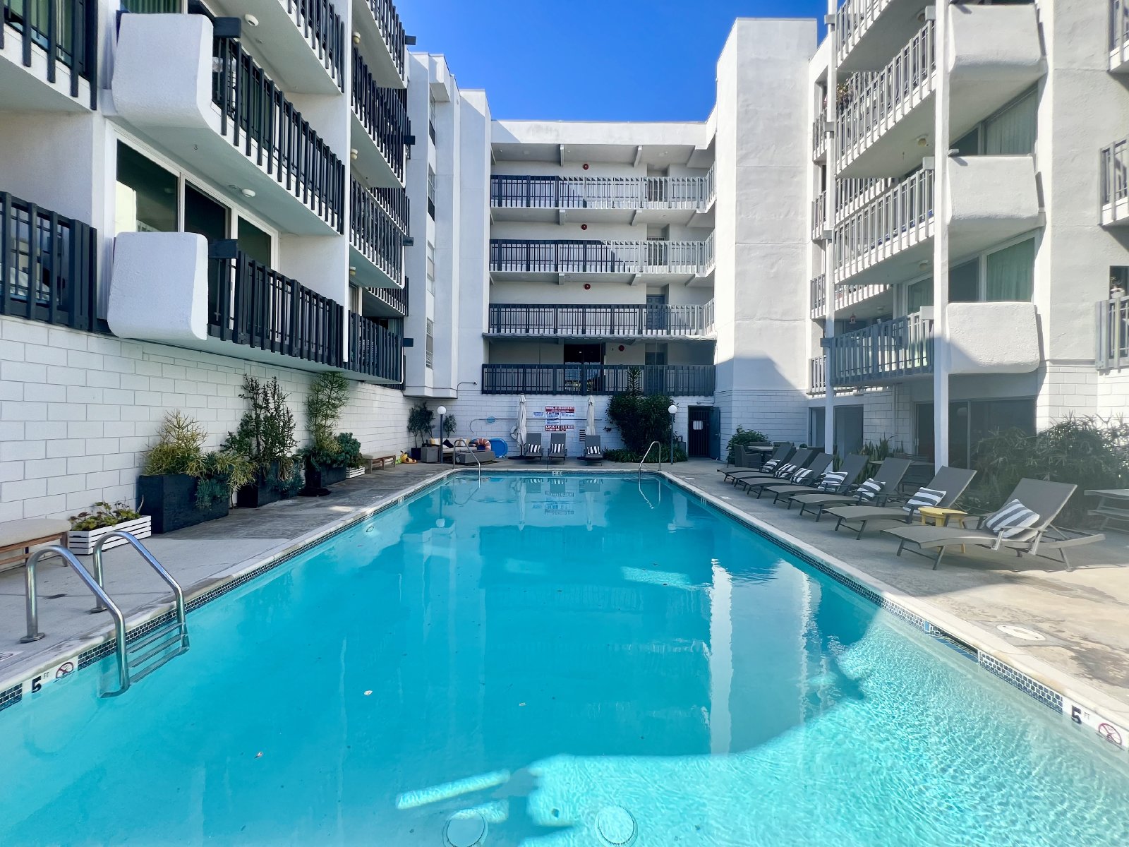 2 Bed / 2 Bath Condo with Panoramic Ocean Views of La Jolla Shores! property image