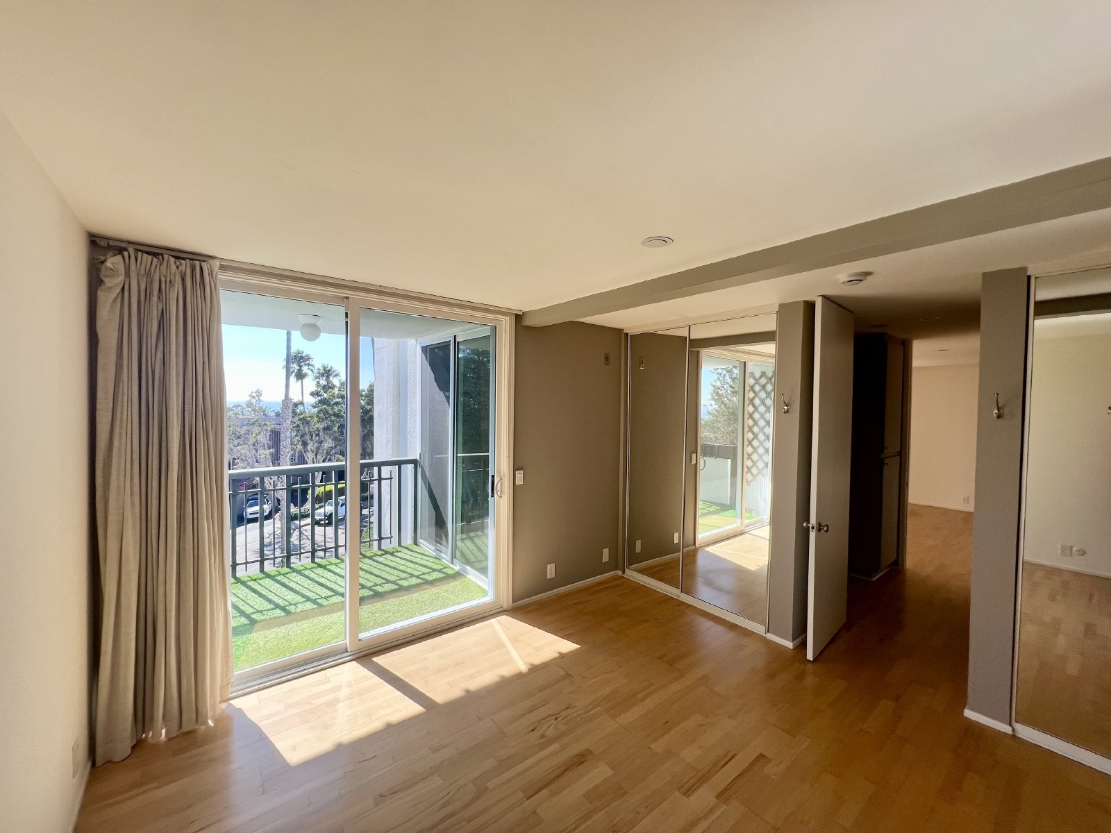 2 Bed / 2 Bath Condo with Panoramic Ocean Views of La Jolla Shores! property image