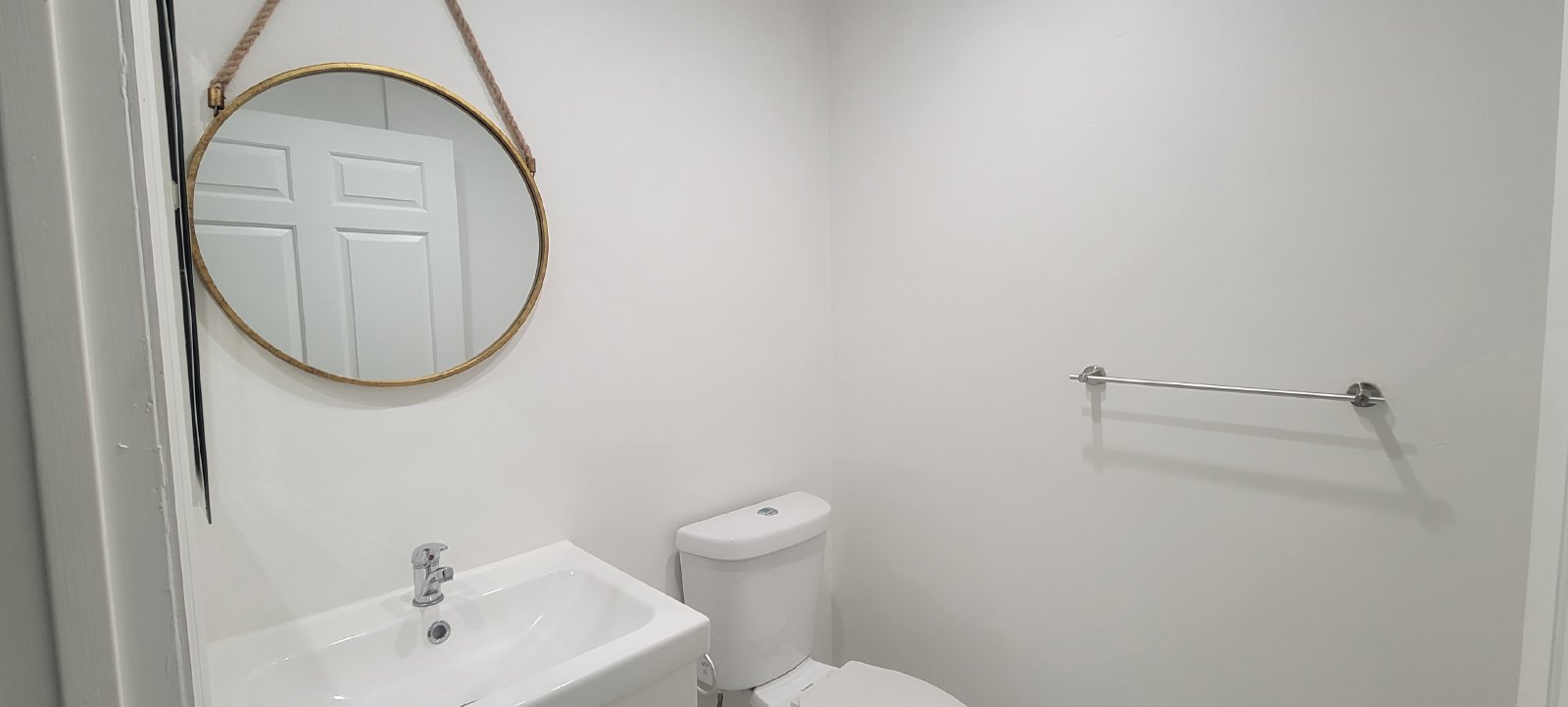 Welcome to our stunning 1-bedroom, 1.5-bathroom condo in Presidio Place! property image