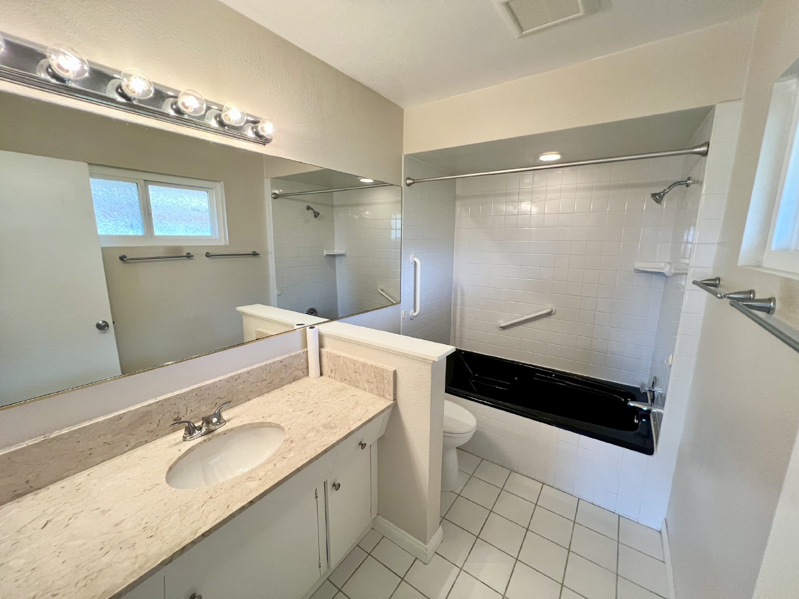 Beautiful 4-Bedroom Home with Modern Upgrades – Spacious 2,820 Sq Ft property image