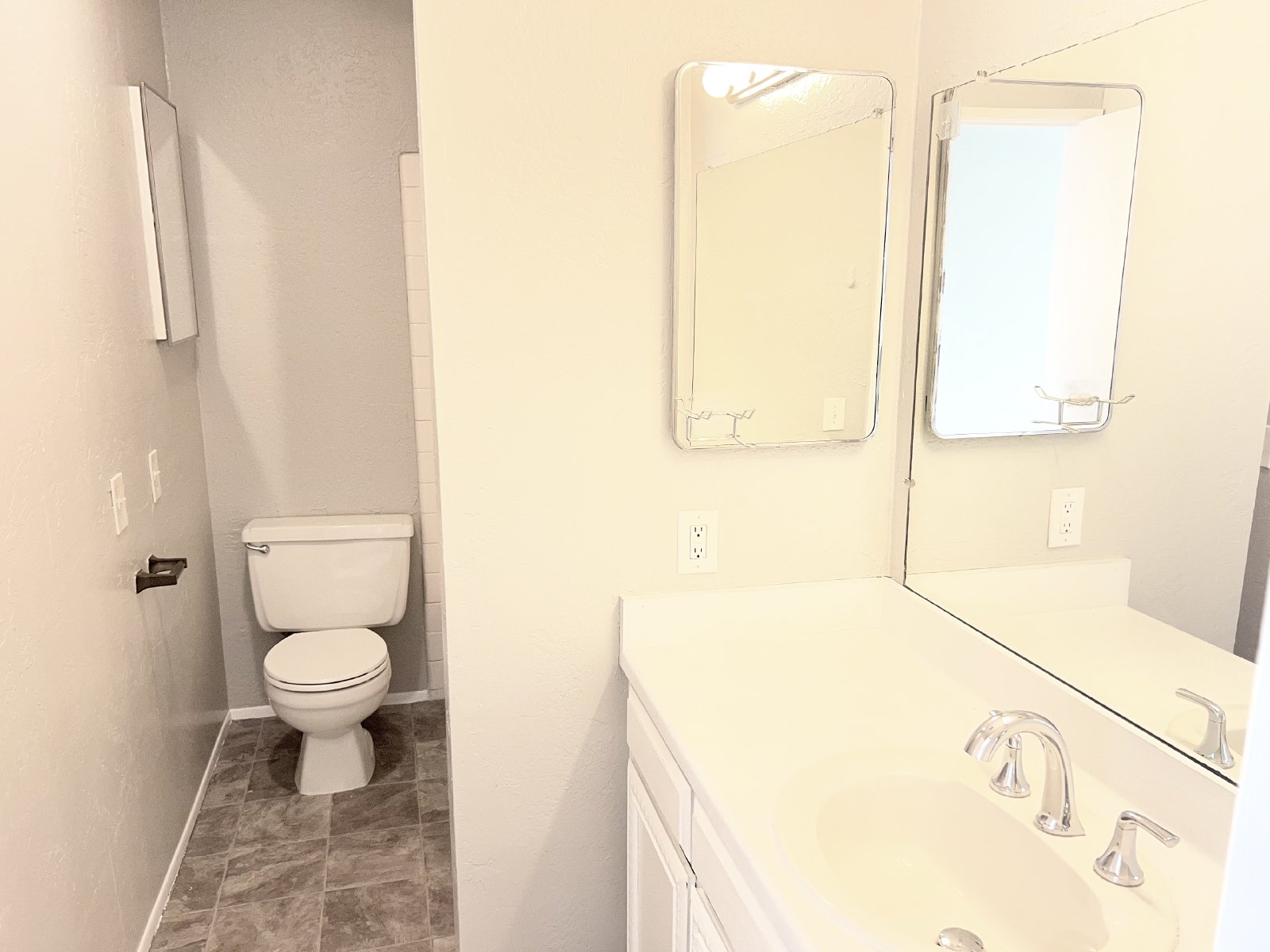 Charming 1-Bedroom Condo with Partial Bay Views & Summer Fireworks! property image