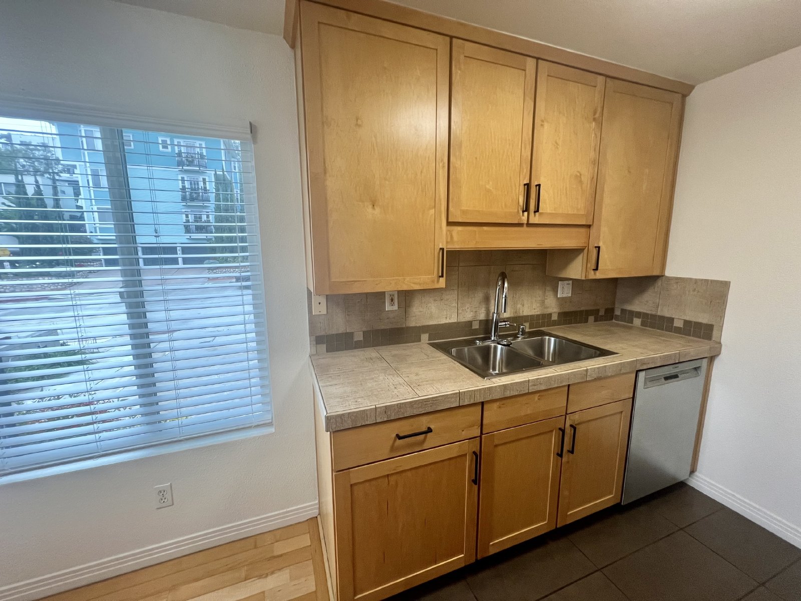 Beautiful 2 Bed / 2 Bath Condo in Prime Hillcrest Location – Near Balboa Park property image