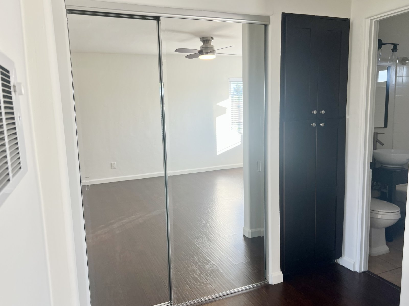 Gorgeous, upgraded 1 bedroom 1 bath with large private balcony, in prime location! Must see! property image