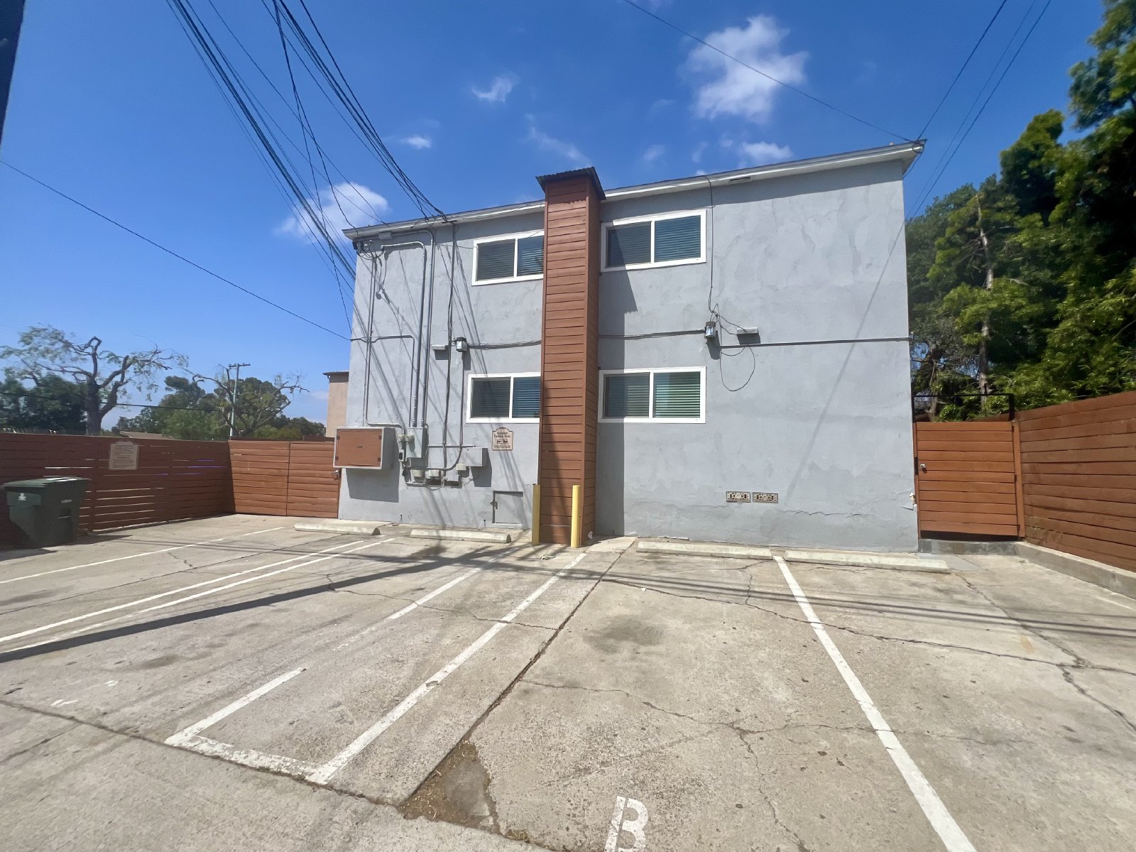 Gorgeous, upgraded 1 bedroom 1 bath with large private balcony, in prime location! Must see! property image