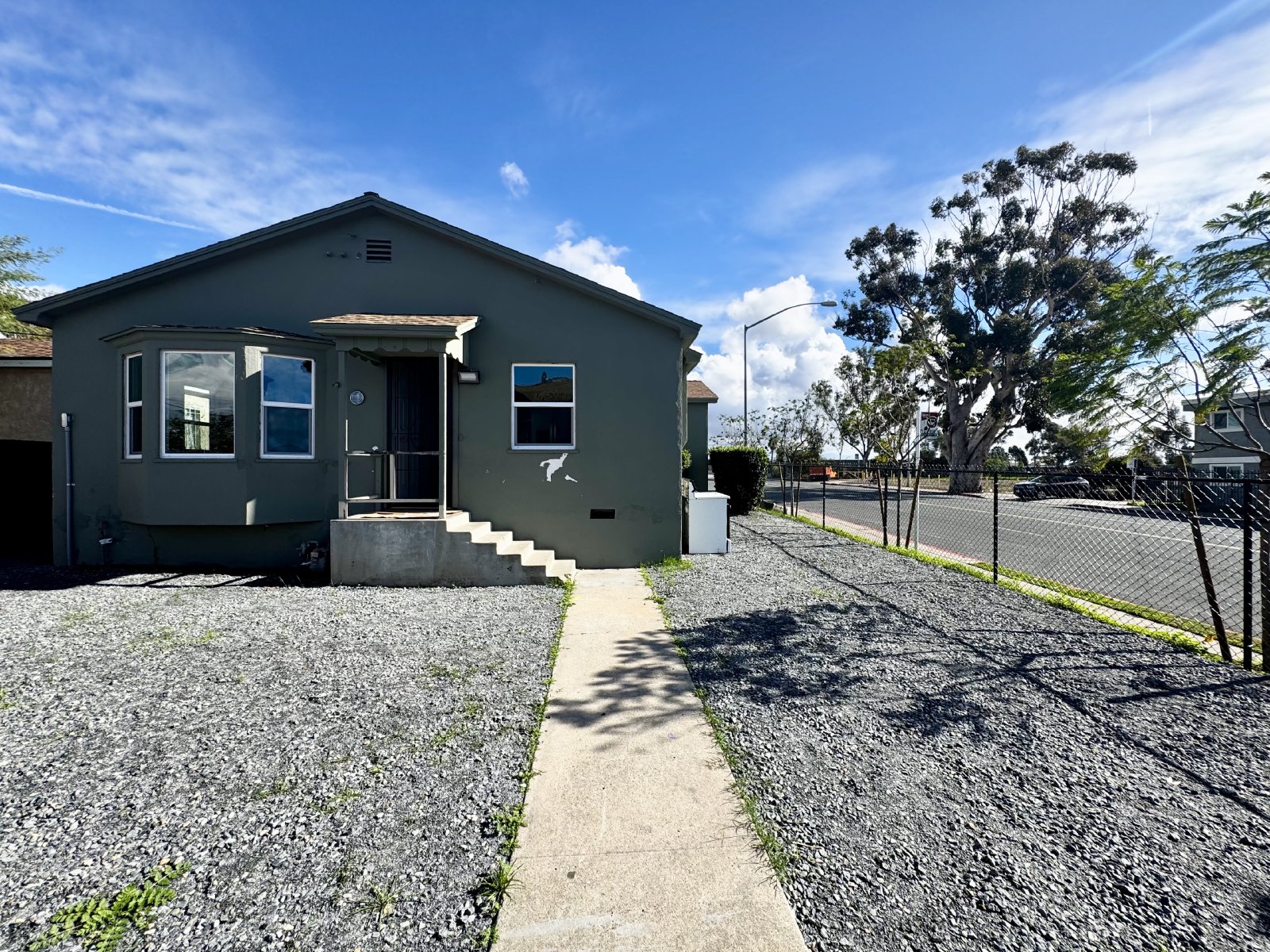 Charming Remodeled 2-Bedroom Home in Mountain View – Corner Lot! property image