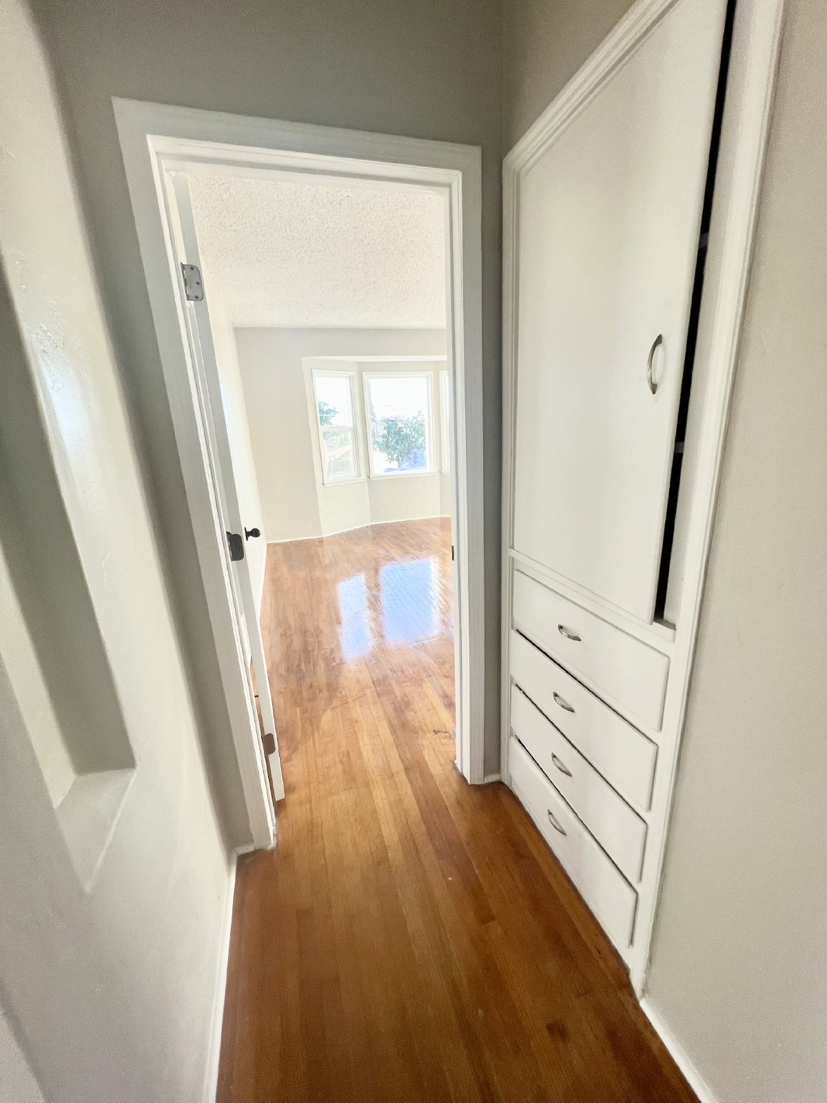 Charming Remodeled 2-Bedroom Home in Mountain View – Corner Lot! property image