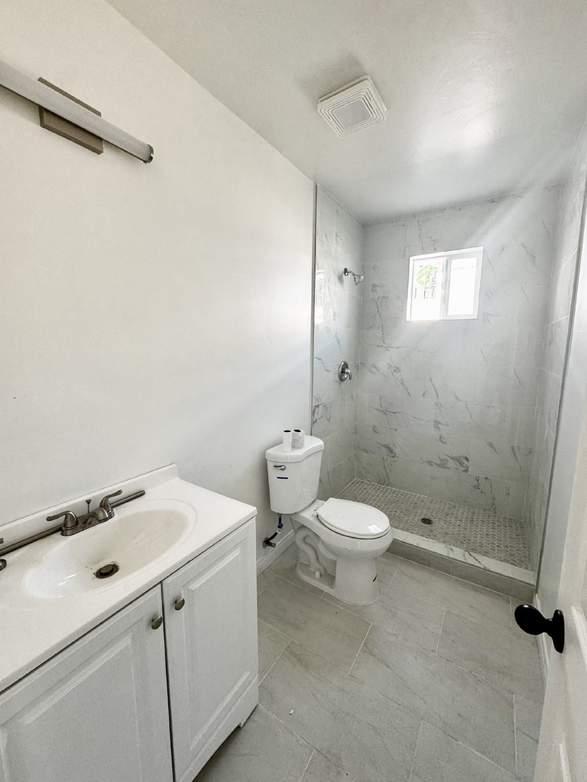 Charming Remodeled 2-Bedroom Home in Mountain View – Corner Lot! property image