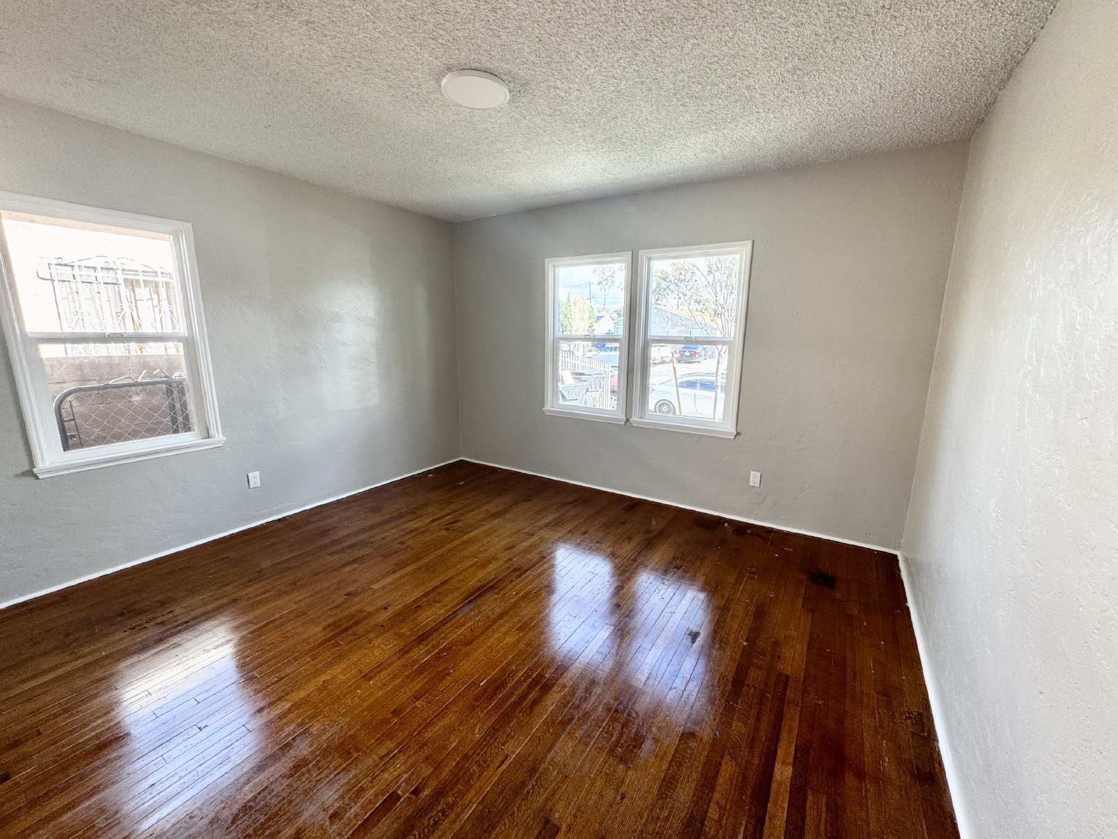 Charming Remodeled 2-Bedroom Home in Mountain View – Corner Lot! property image