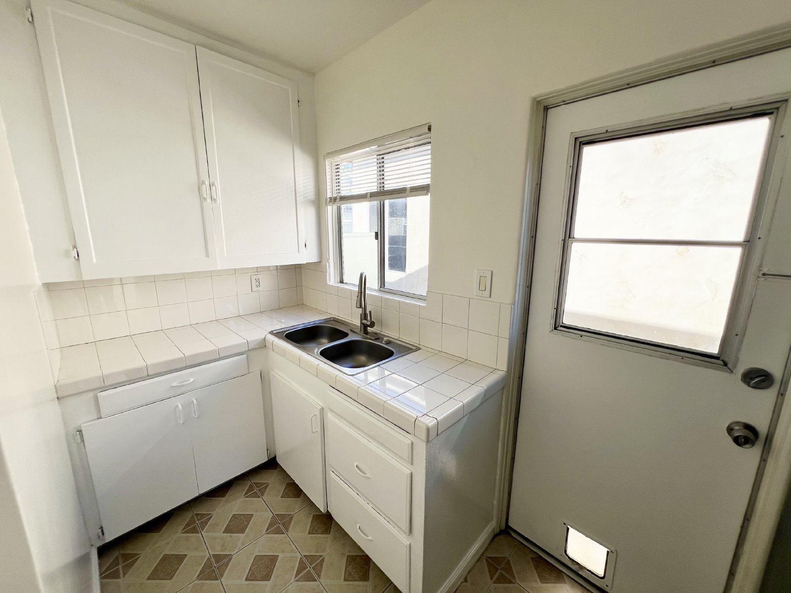 Charming 1BR/1BA Apartment in North Park – Detached Garage & Great Location! property image