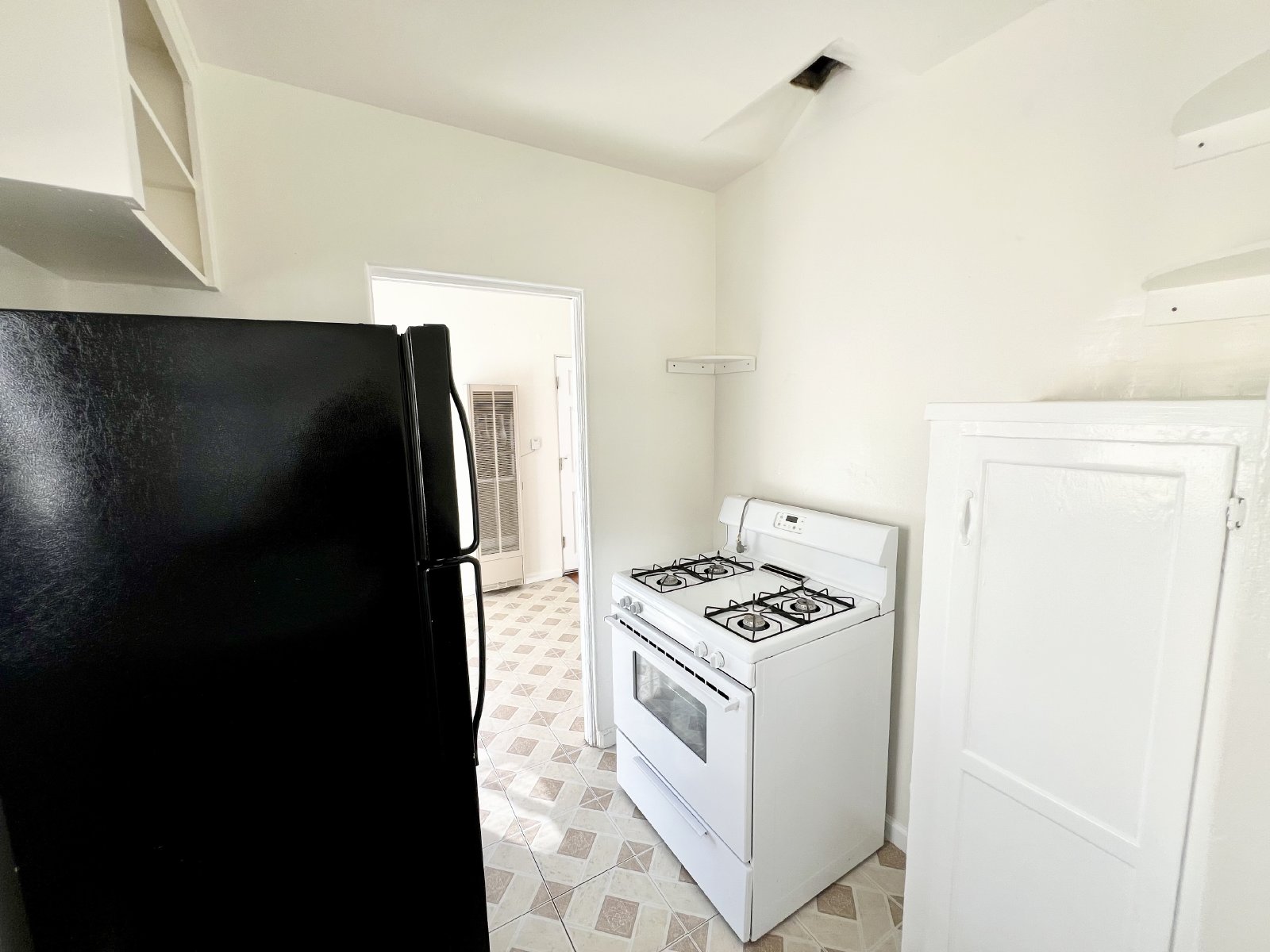 Charming 1BR/1BA Apartment in North Park – Detached Garage & Great Location! property image