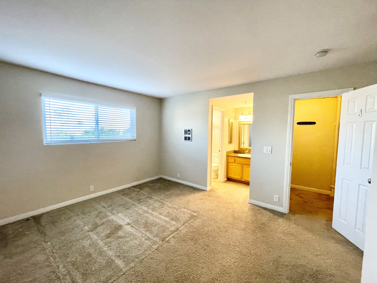 Beautiful 2BD/2BA Condo With Two Parking Spaces in PB property image
