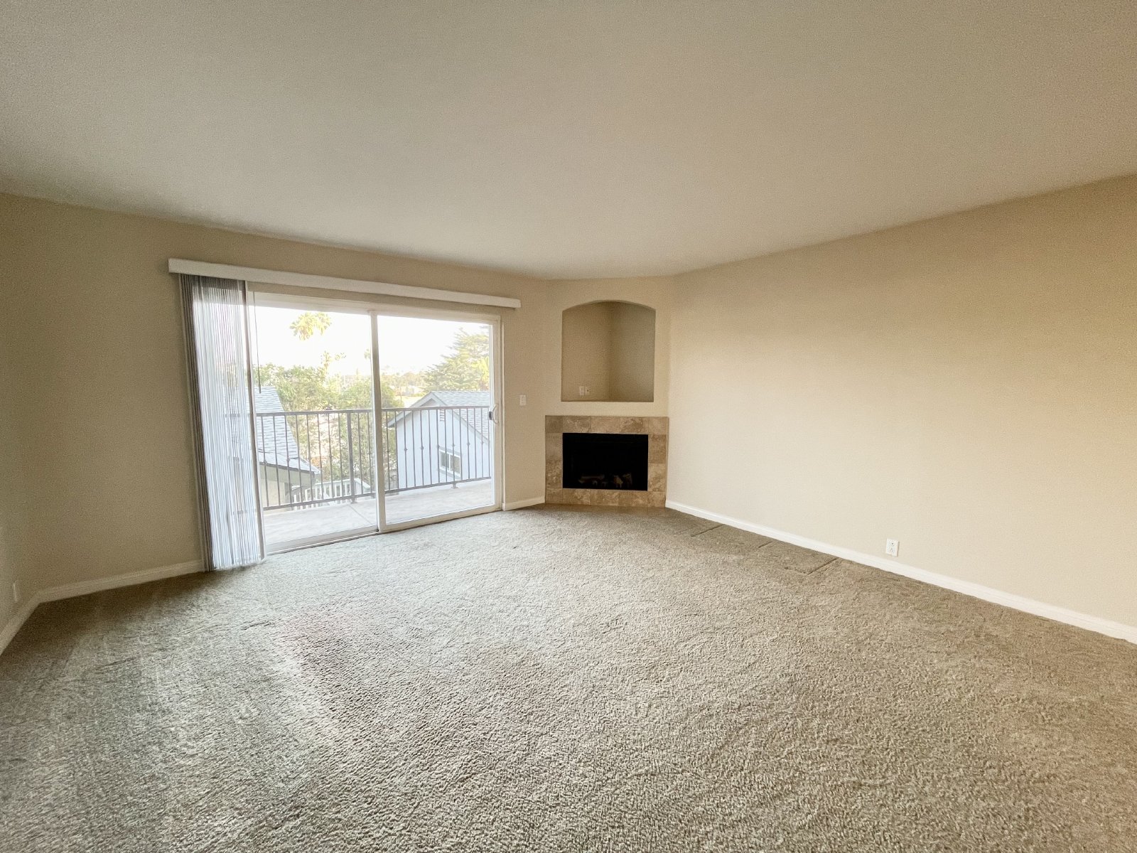 Beautiful 2BD/2BA Condo With Two Parking Spaces in PB property image