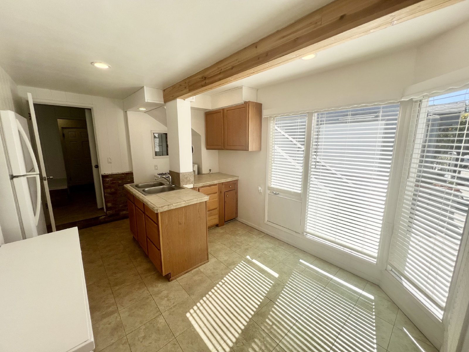 Charming 2-Bedroom Beachside Downstairs Apartment in Pacific Beach property image