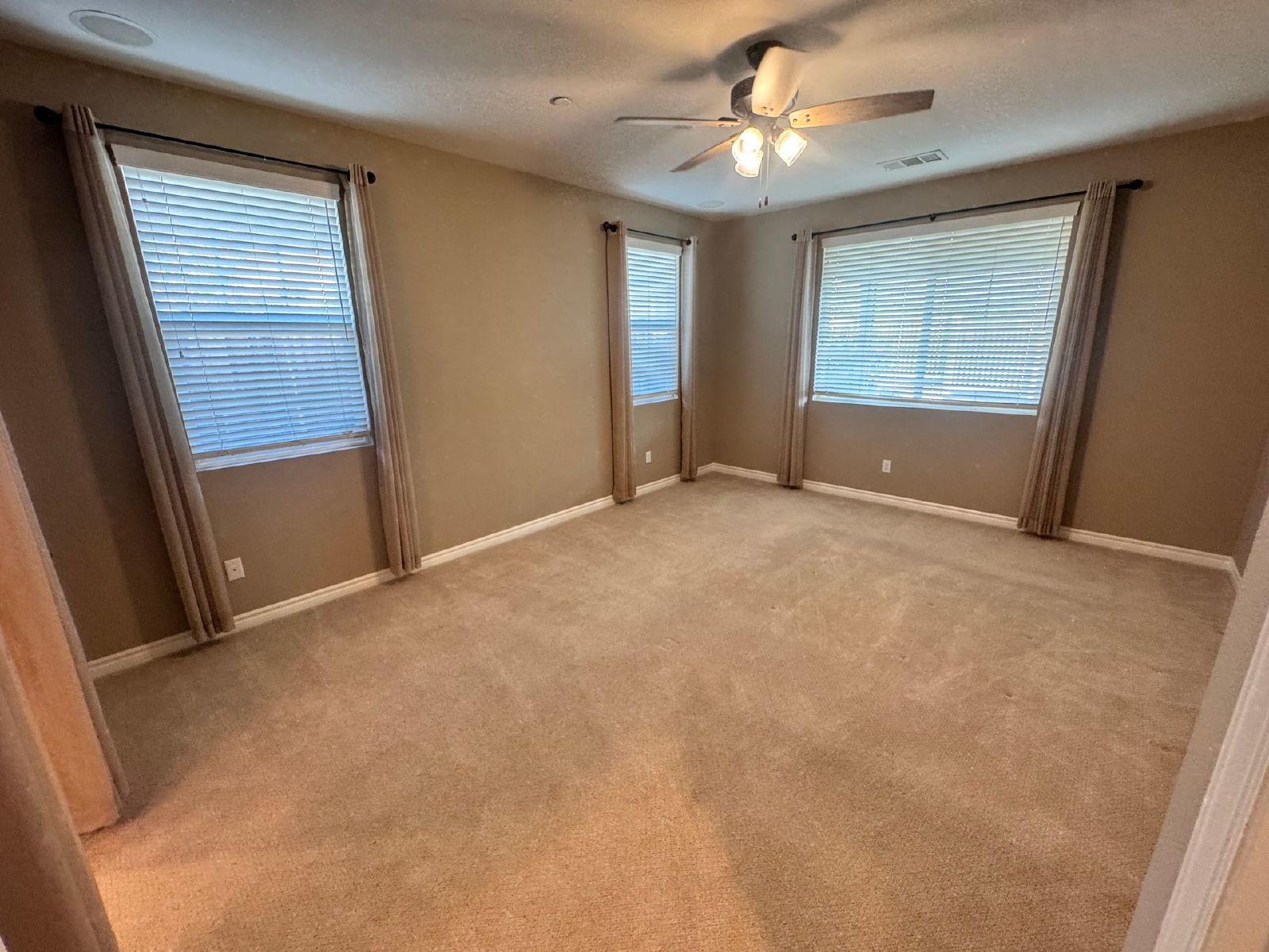 Beautiful 3 Bedroom Home in Harveston Lake Community – Solar & Resort-Style Amenities property image