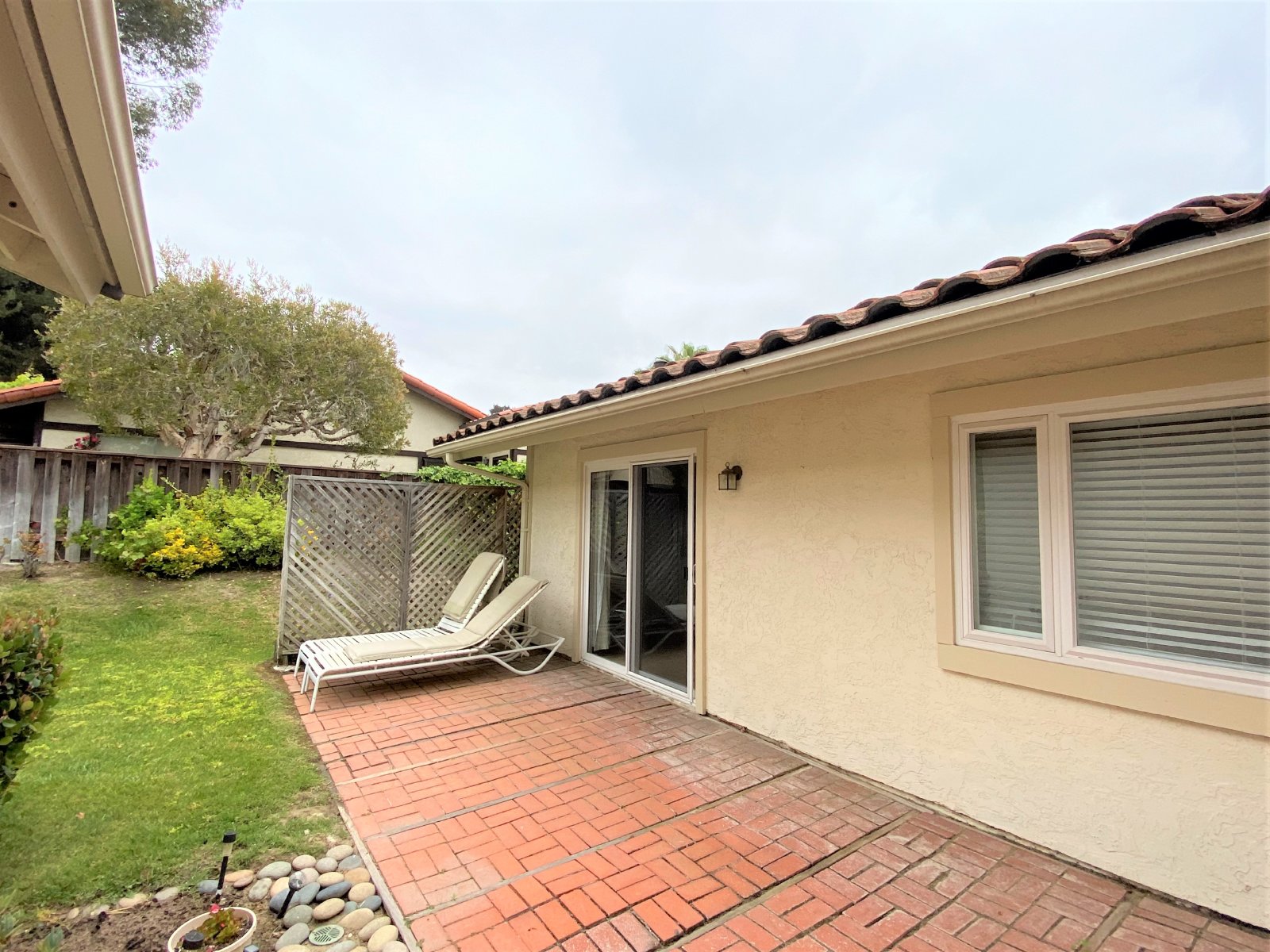 3BR 3BA home, located in beautiful Solana Beach! Spacious layout with lush landscape property image