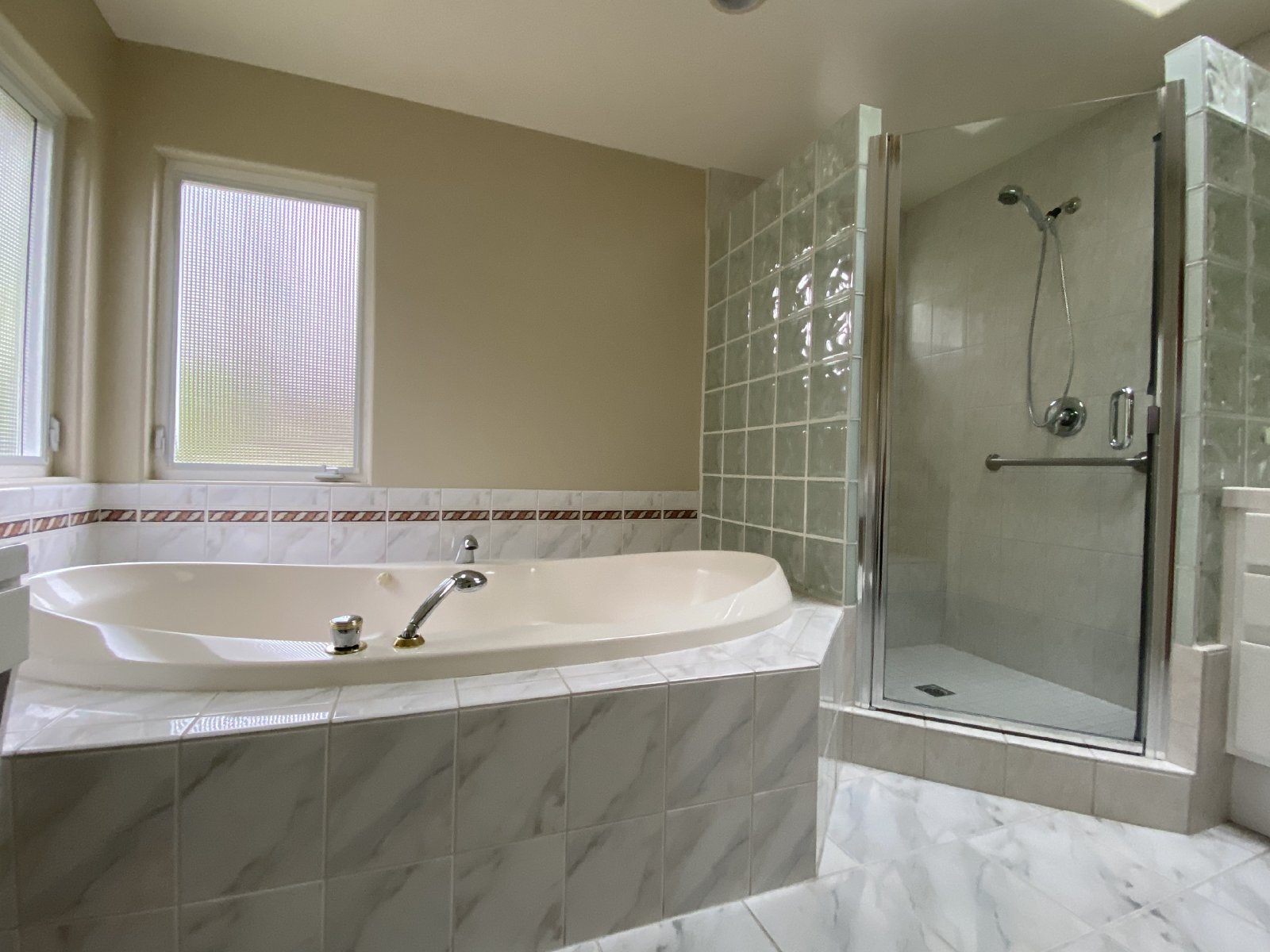 3BR 3BA home, located in beautiful Solana Beach! Spacious layout with lush landscape property image