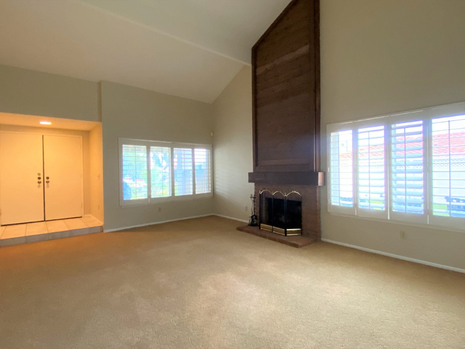 3BR 3BA home, located in beautiful Solana Beach! Spacious layout with lush landscape property image