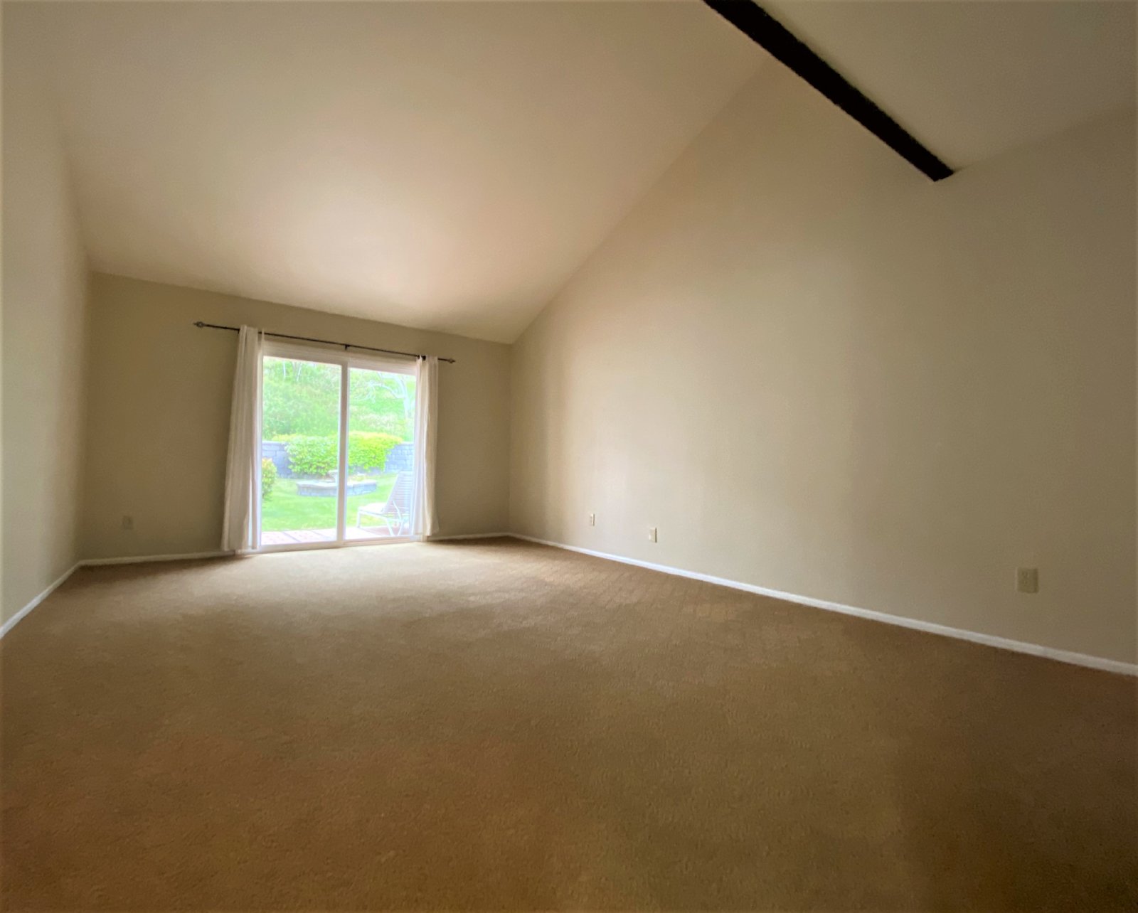 3BR 3BA home, located in beautiful Solana Beach! Spacious layout with lush landscape property image