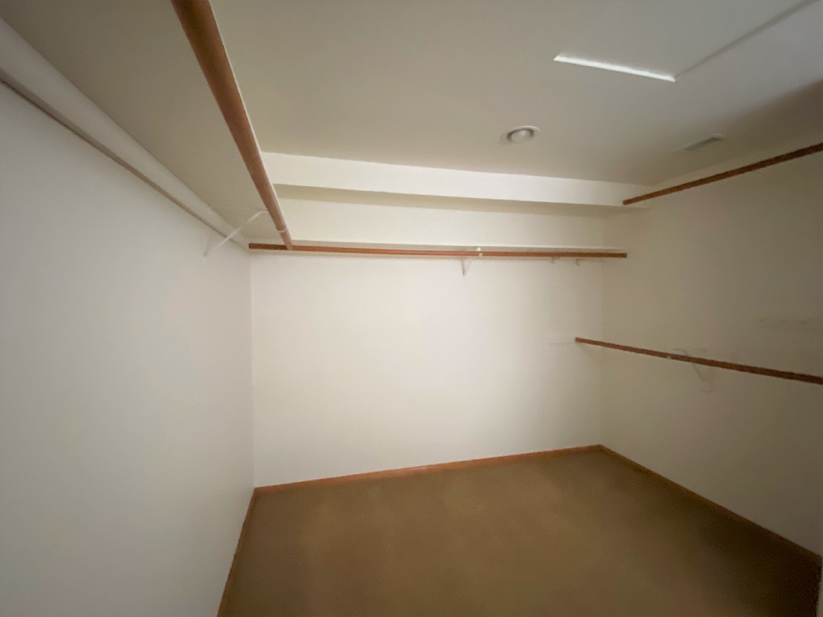 3BR 3BA home, located in beautiful Solana Beach! Spacious layout with lush landscape property image