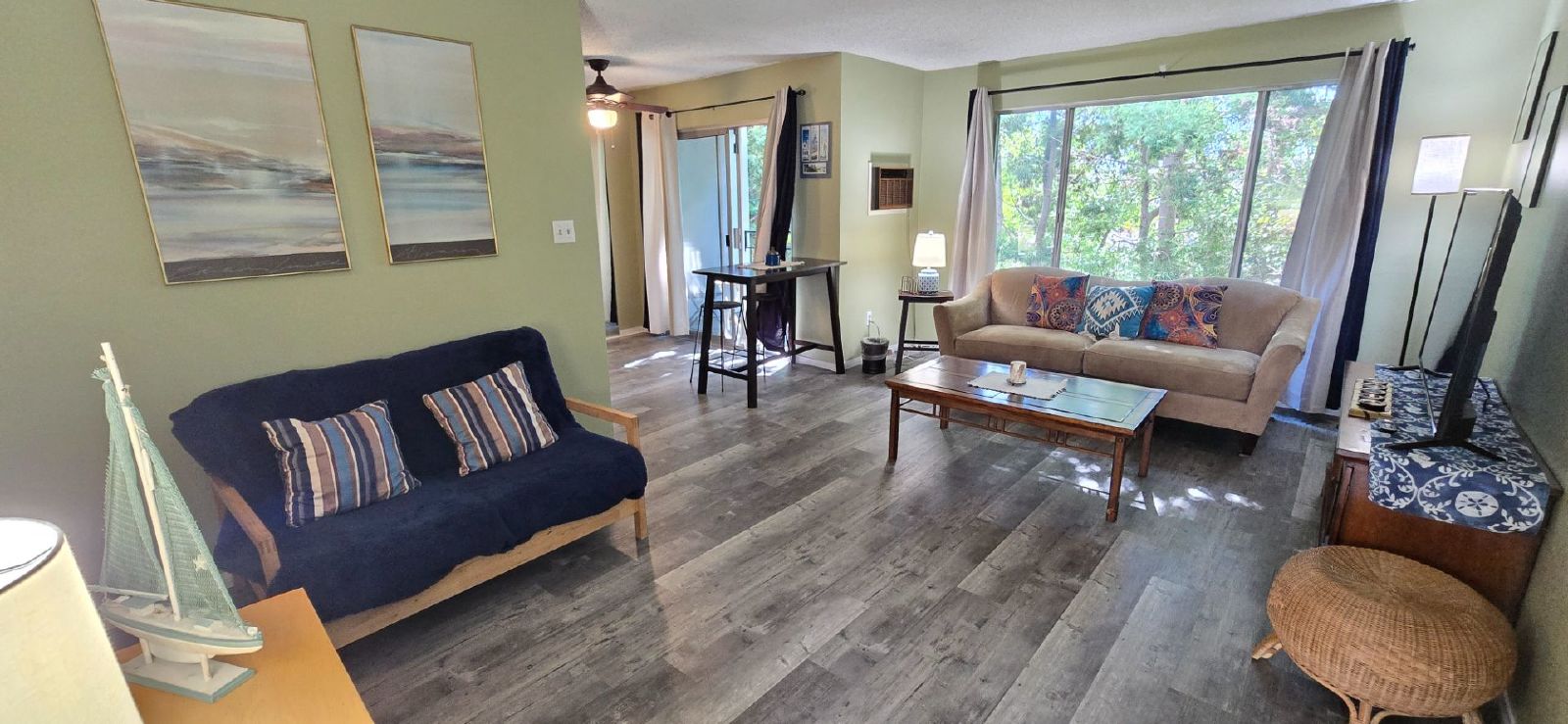 Enjoy coastal living in this fully furnished 1-bedroom, 1-bath condo in Pacific Beach, San Diego property image