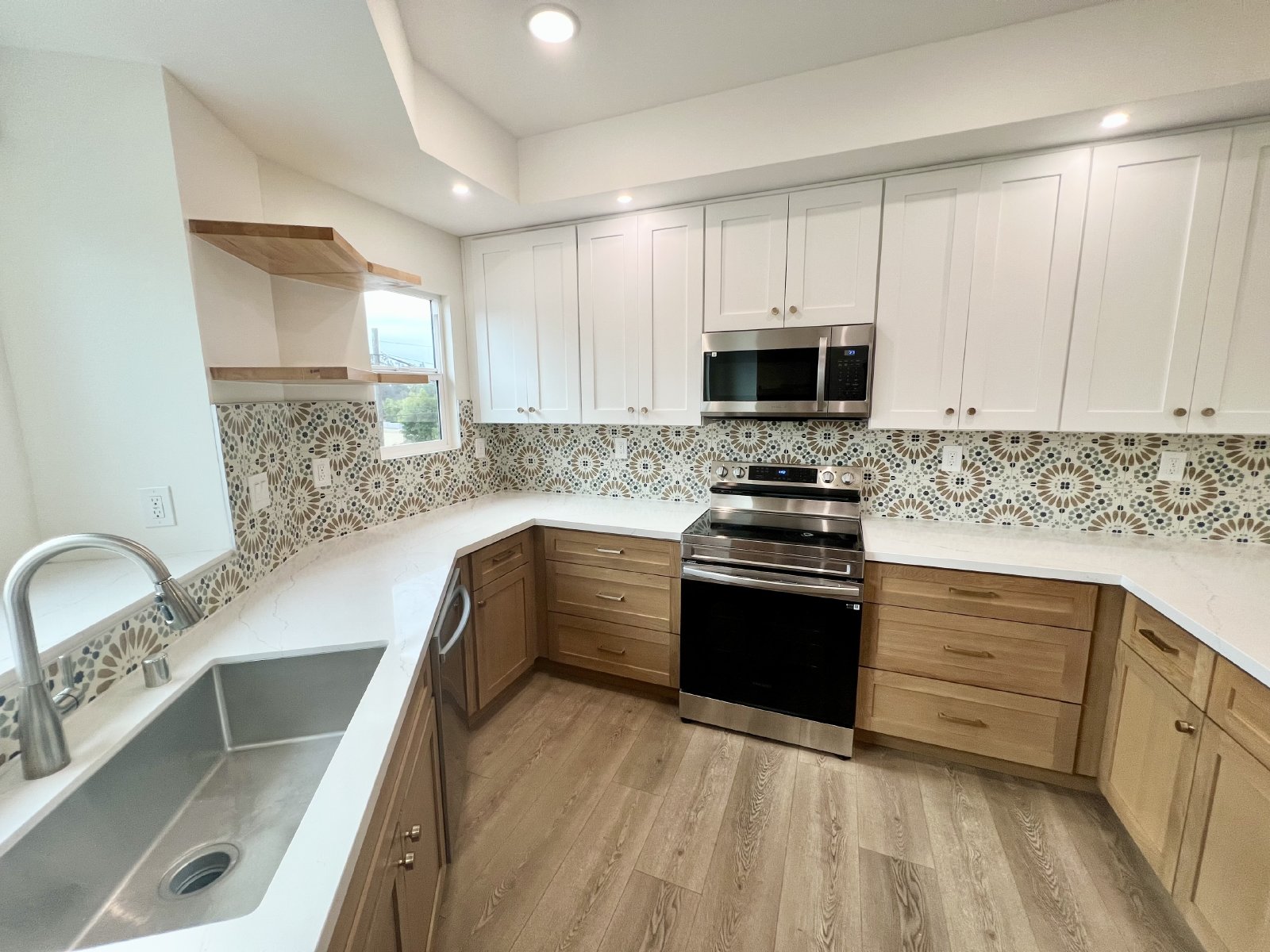 Beautiful 3 Bedroom, 2 Bathroom Duplex in Newer 5-Unit Community property image