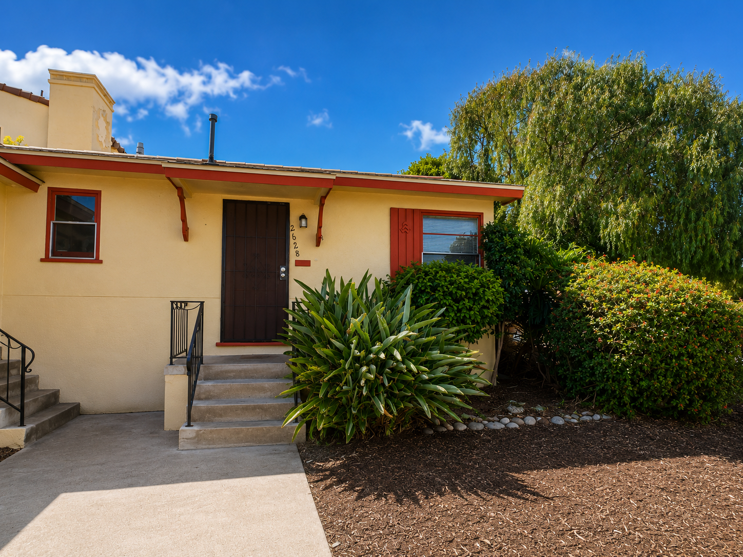 Charming 1-Bedroom Duplex in the Heart of Old Town with Garage & Hardwood Floors property image