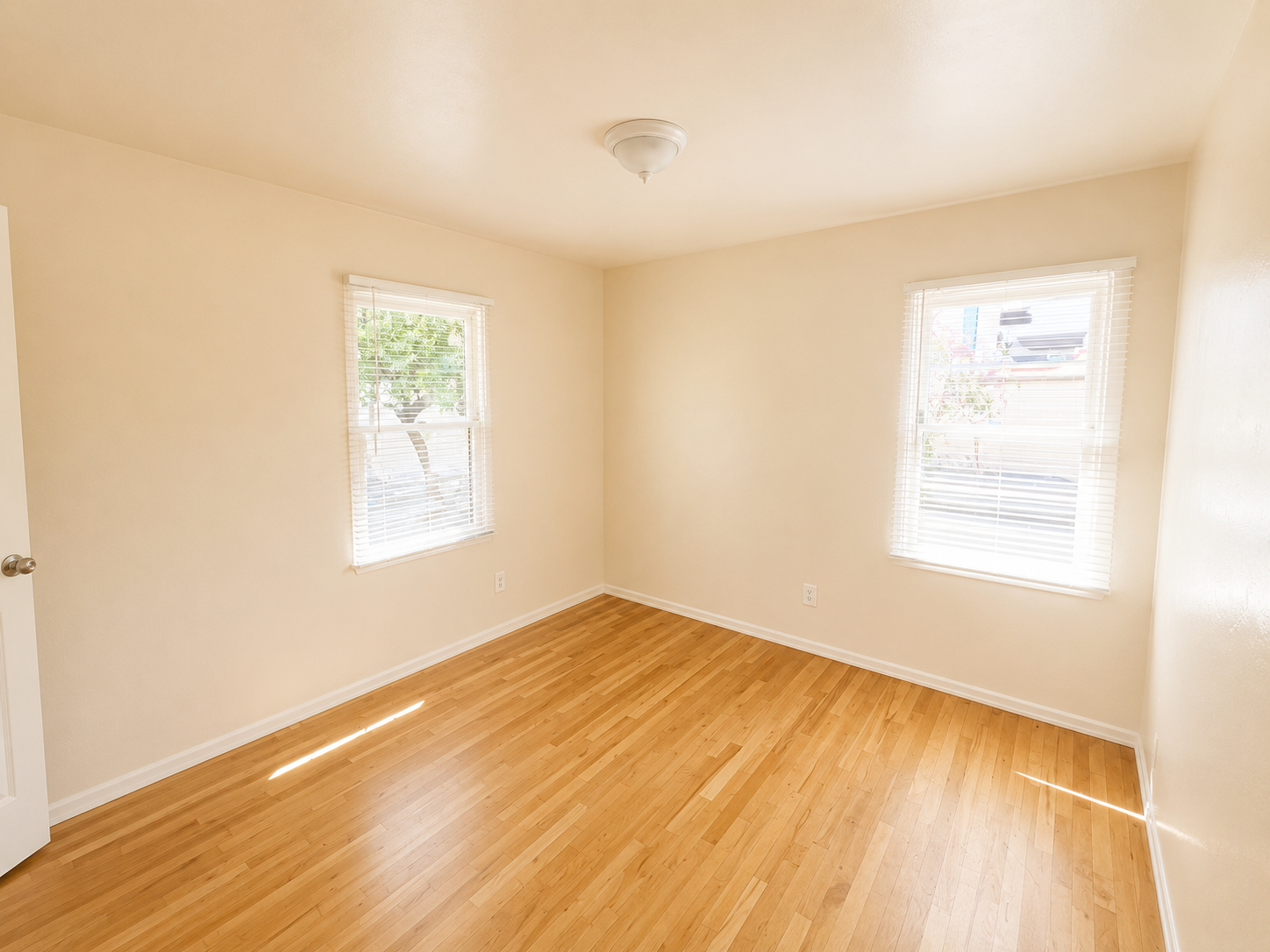Charming 1-Bedroom Duplex in the Heart of Old Town with Garage & Hardwood Floors property image