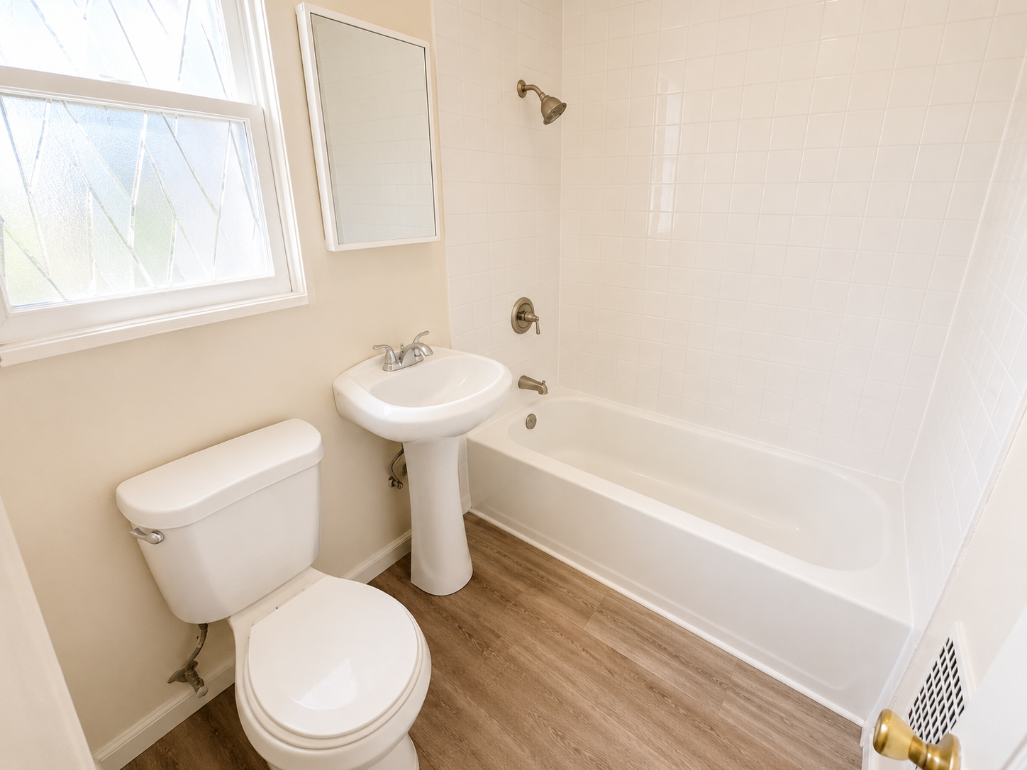 Charming 1-Bedroom Duplex in the Heart of Old Town with Garage & Hardwood Floors property image