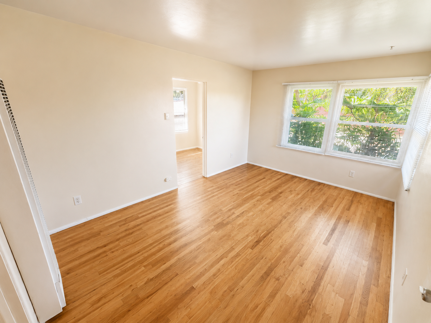 Charming 1-Bedroom Duplex in the Heart of Old Town with Garage & Hardwood Floors property image