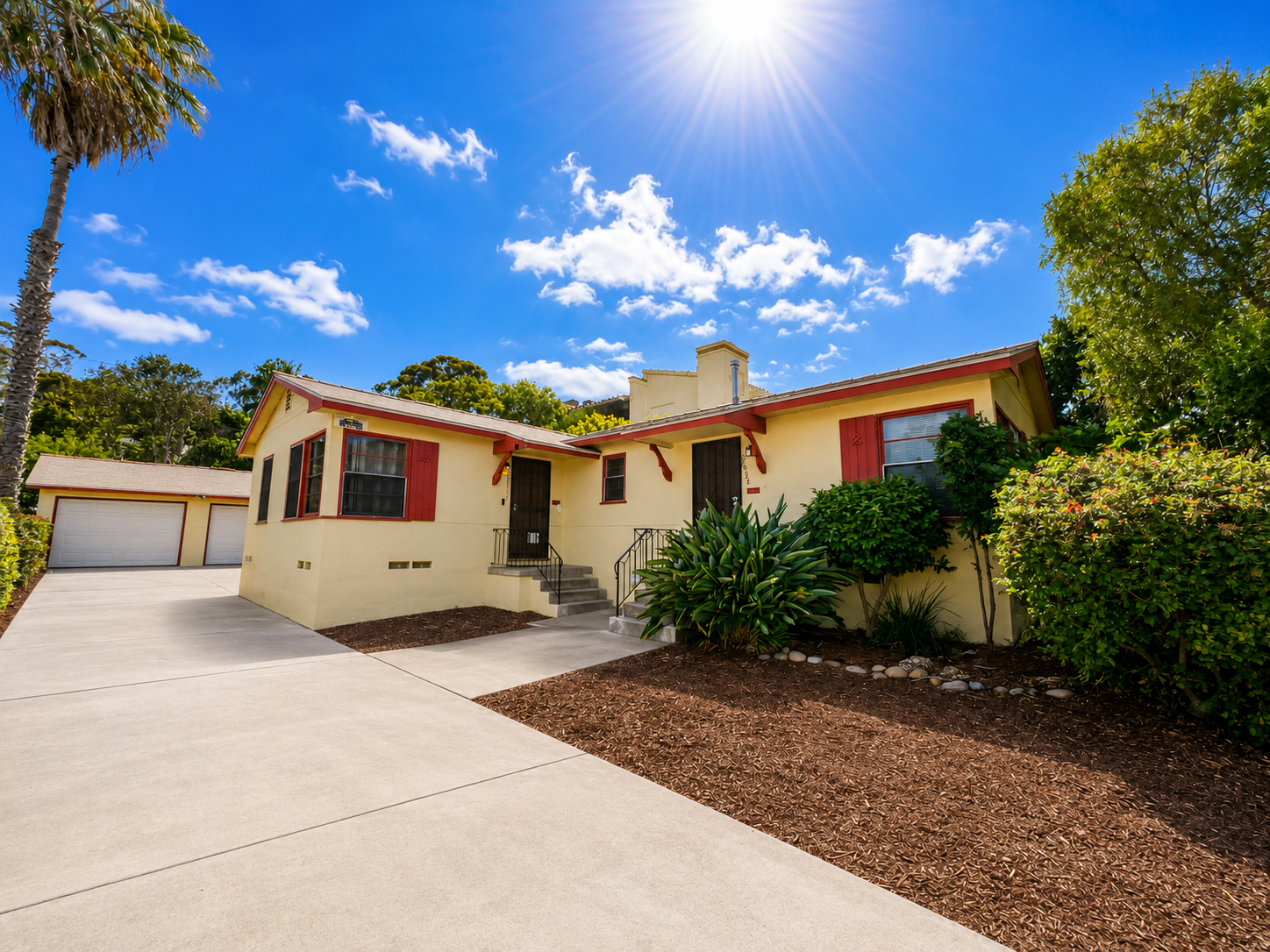 Charming 1-Bedroom Duplex in the Heart of Old Town with Garage & Hardwood Floors property image