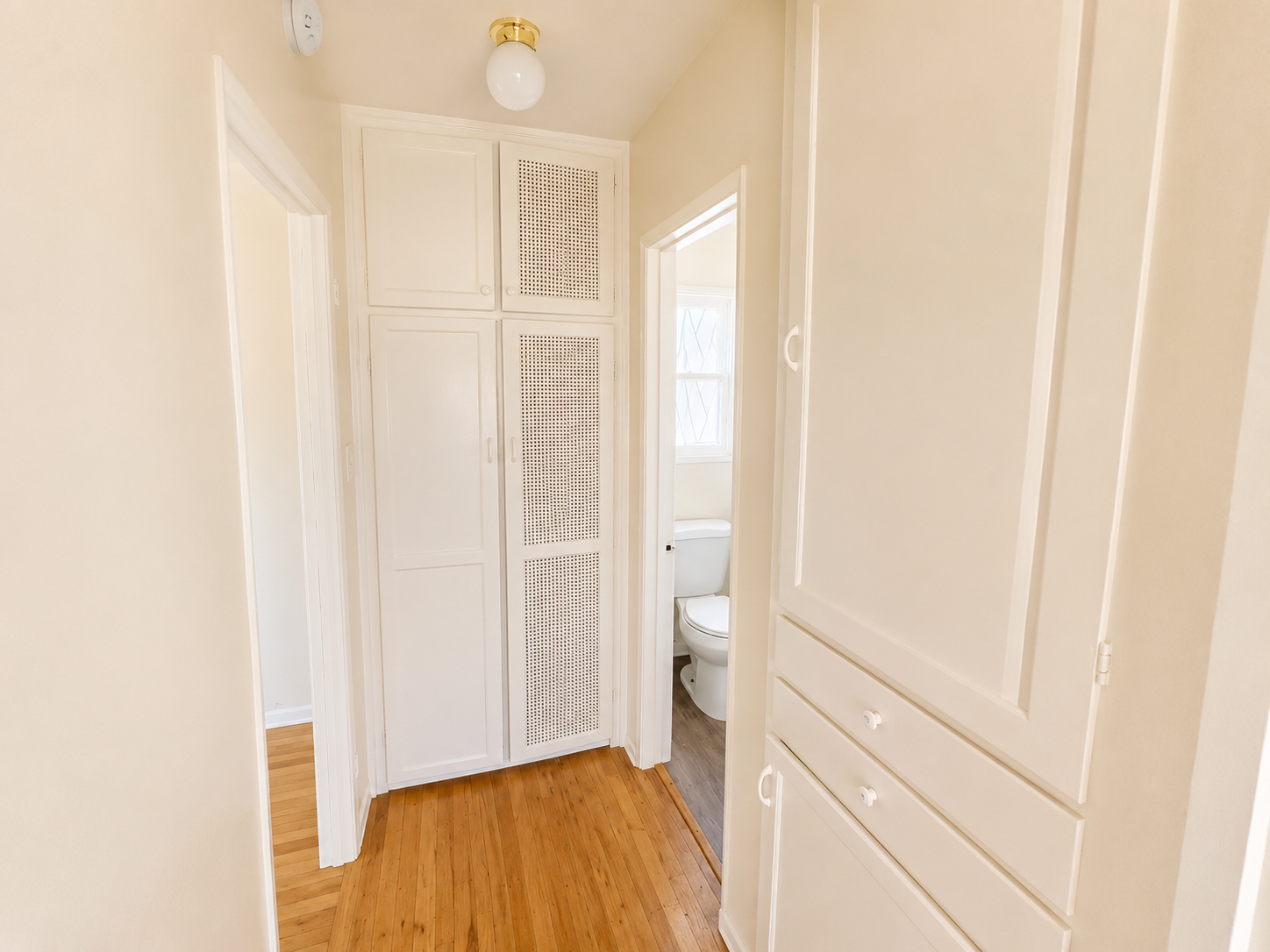 Charming 1-Bedroom Duplex in the Heart of Old Town with Garage & Hardwood Floors property image