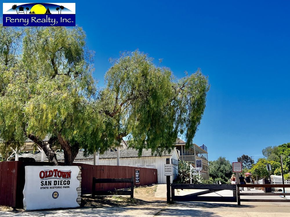 Charming 1-Bedroom Duplex in the Heart of Old Town with Garage & Hardwood Floors property image