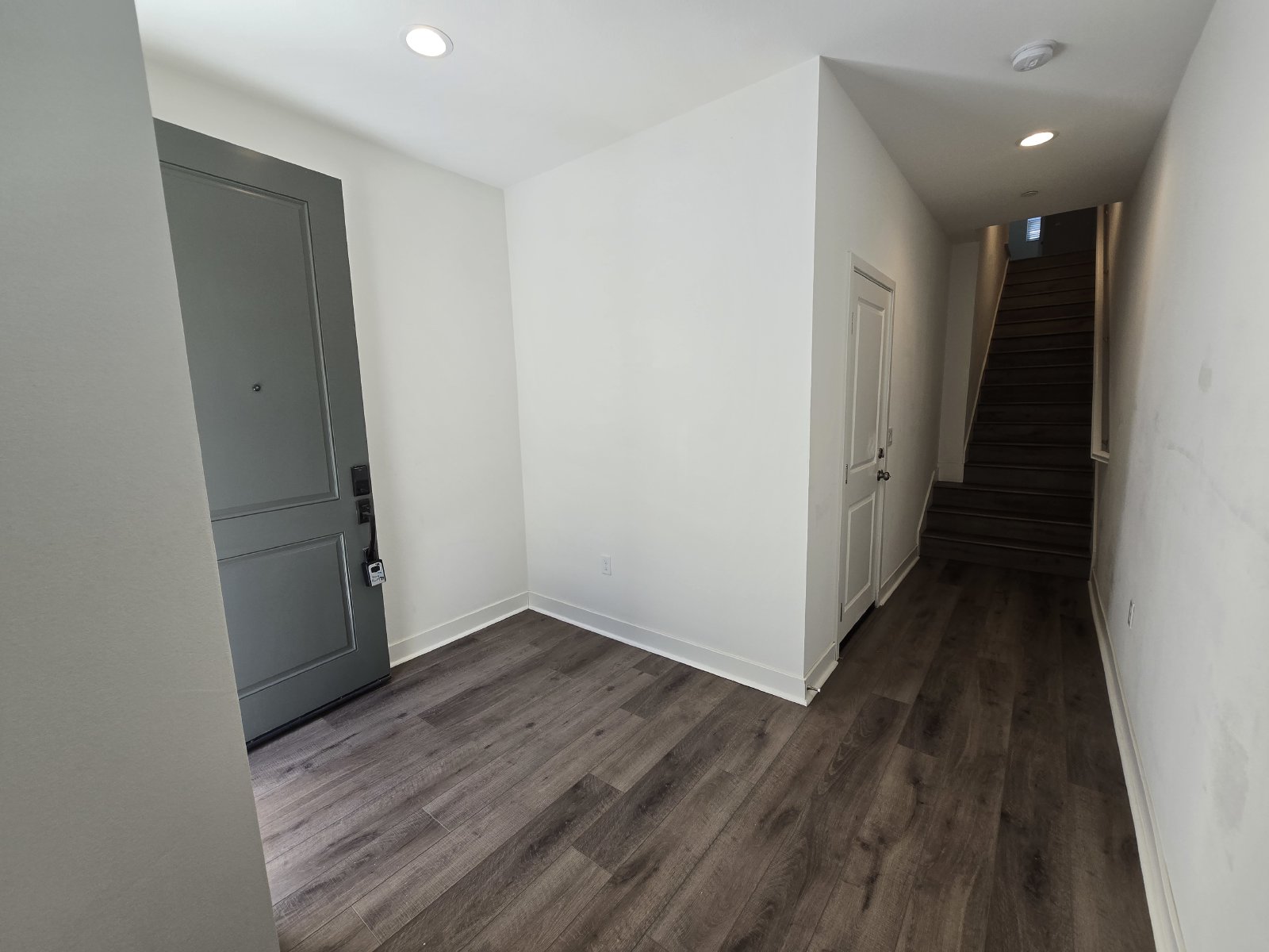 Modern Oceanside Home with Spacious Layout in a Desirable Community property image