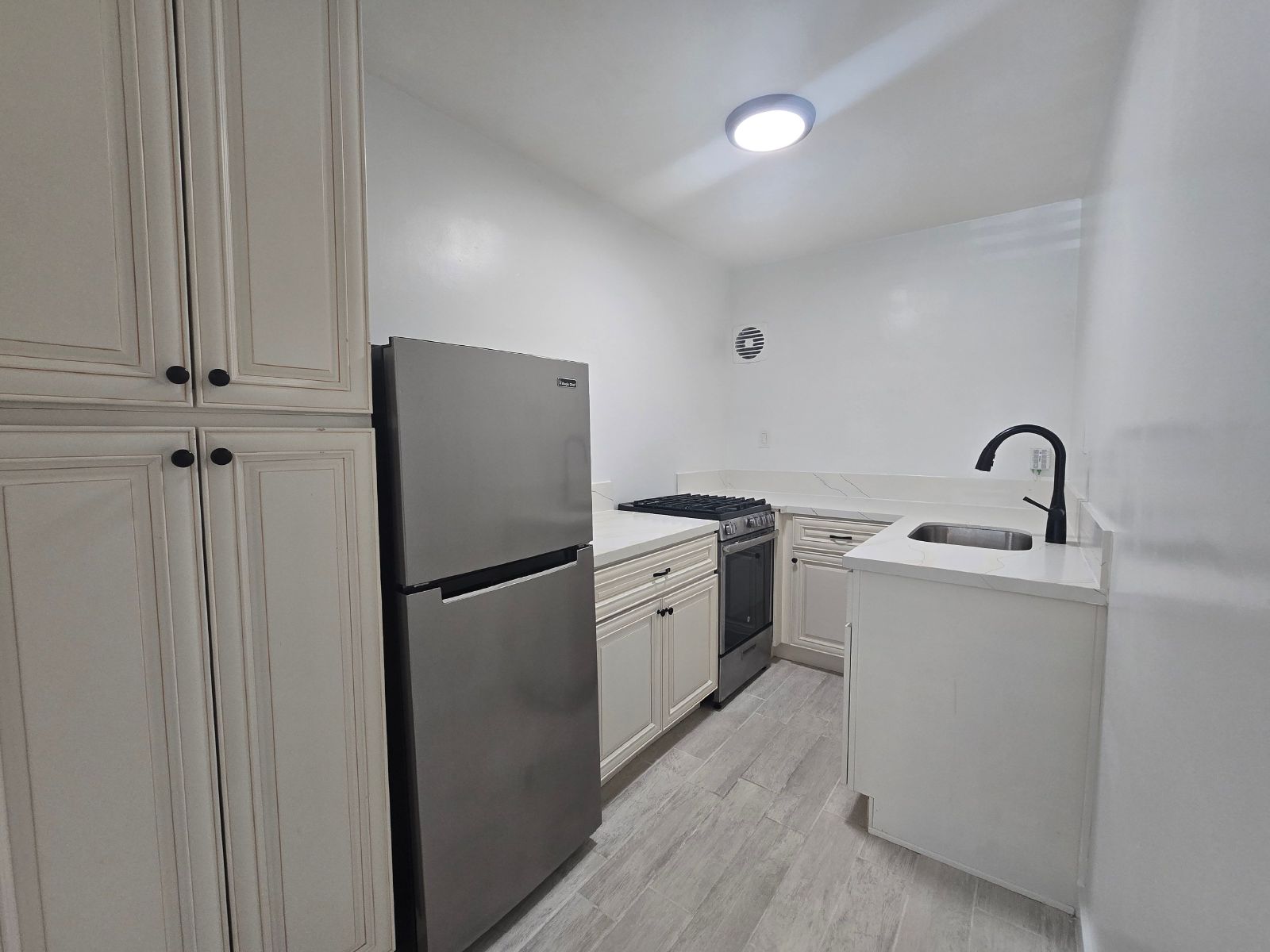 Charming Pacific Beach Apartment Just Blocks from the Beach property image